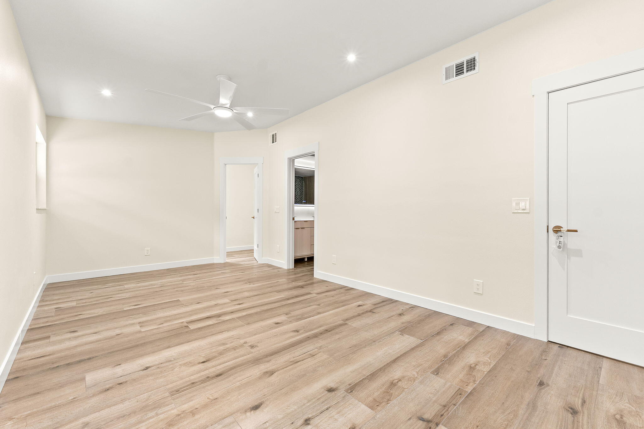 3615 Indian River Drive E Property Photo 19