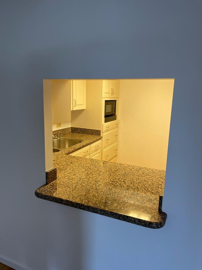 480 Executive Center Drive 3h Property Photo 4