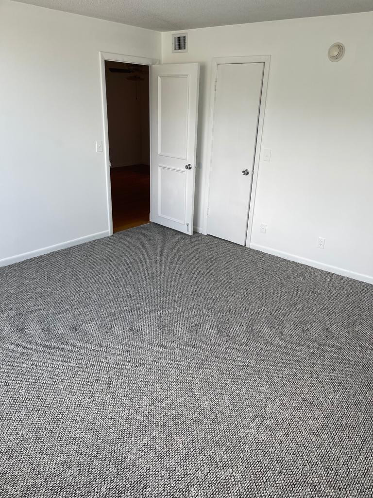 480 Executive Center Drive 3h Property Photo 10