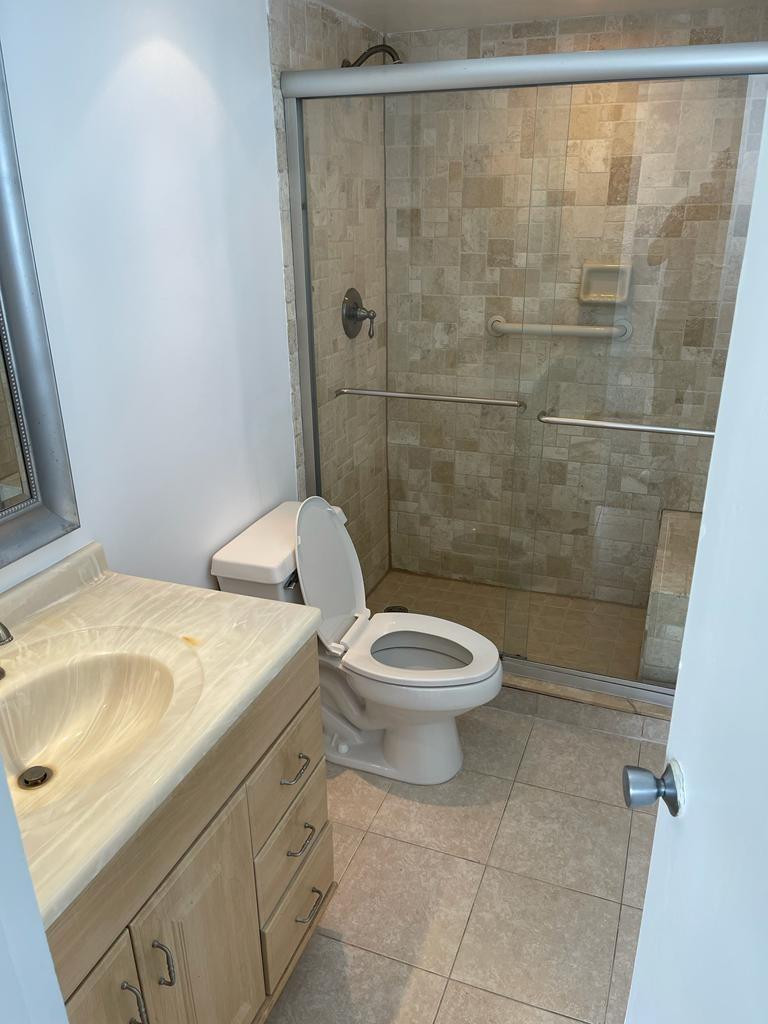 480 Executive Center Drive 3h Property Photo 21