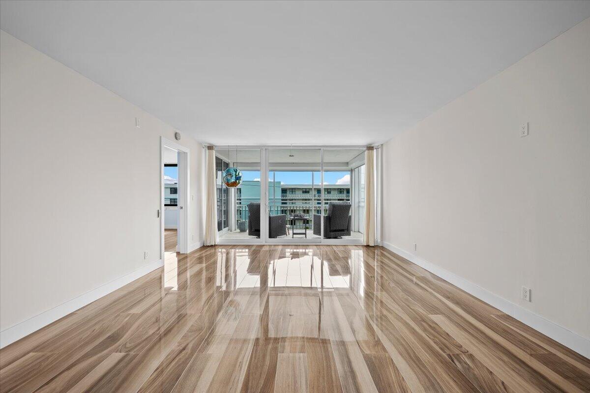 911 Ocean Drive 601 Property Photo 6
