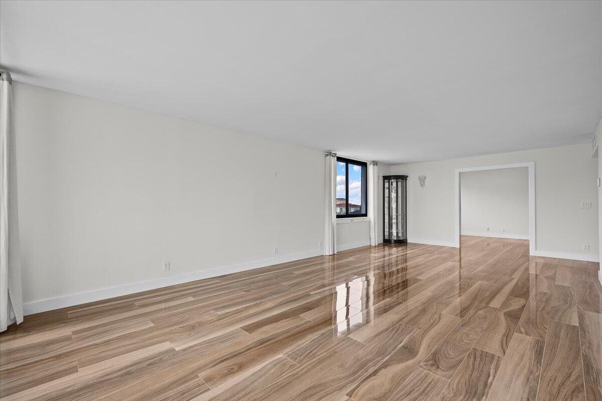 911 Ocean Drive 601 Property Photo 9