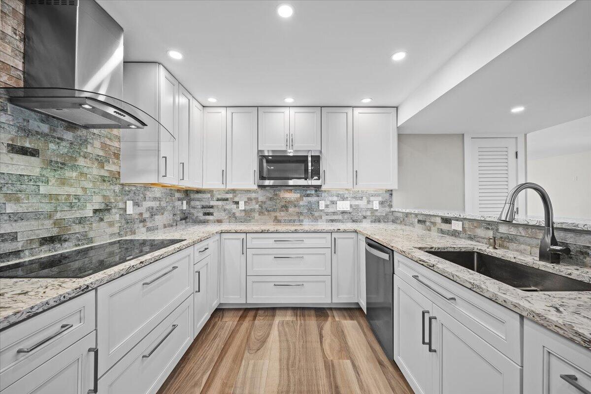 911 Ocean Drive 601 Property Photo 17