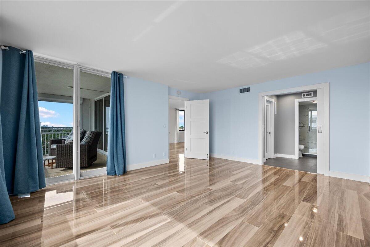 911 Ocean Drive 601 Property Photo 19