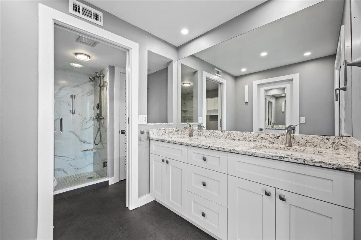 911 Ocean Drive 601 Property Photo 20