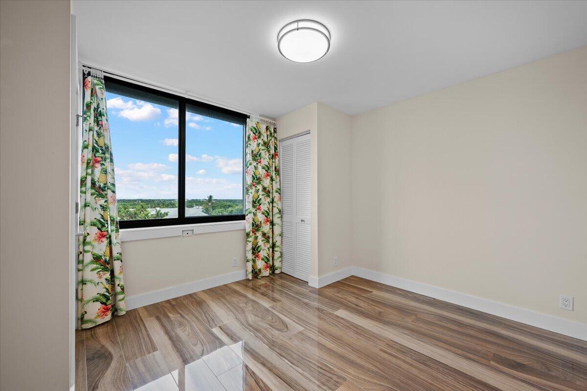 911 Ocean Drive 601 Property Photo 33