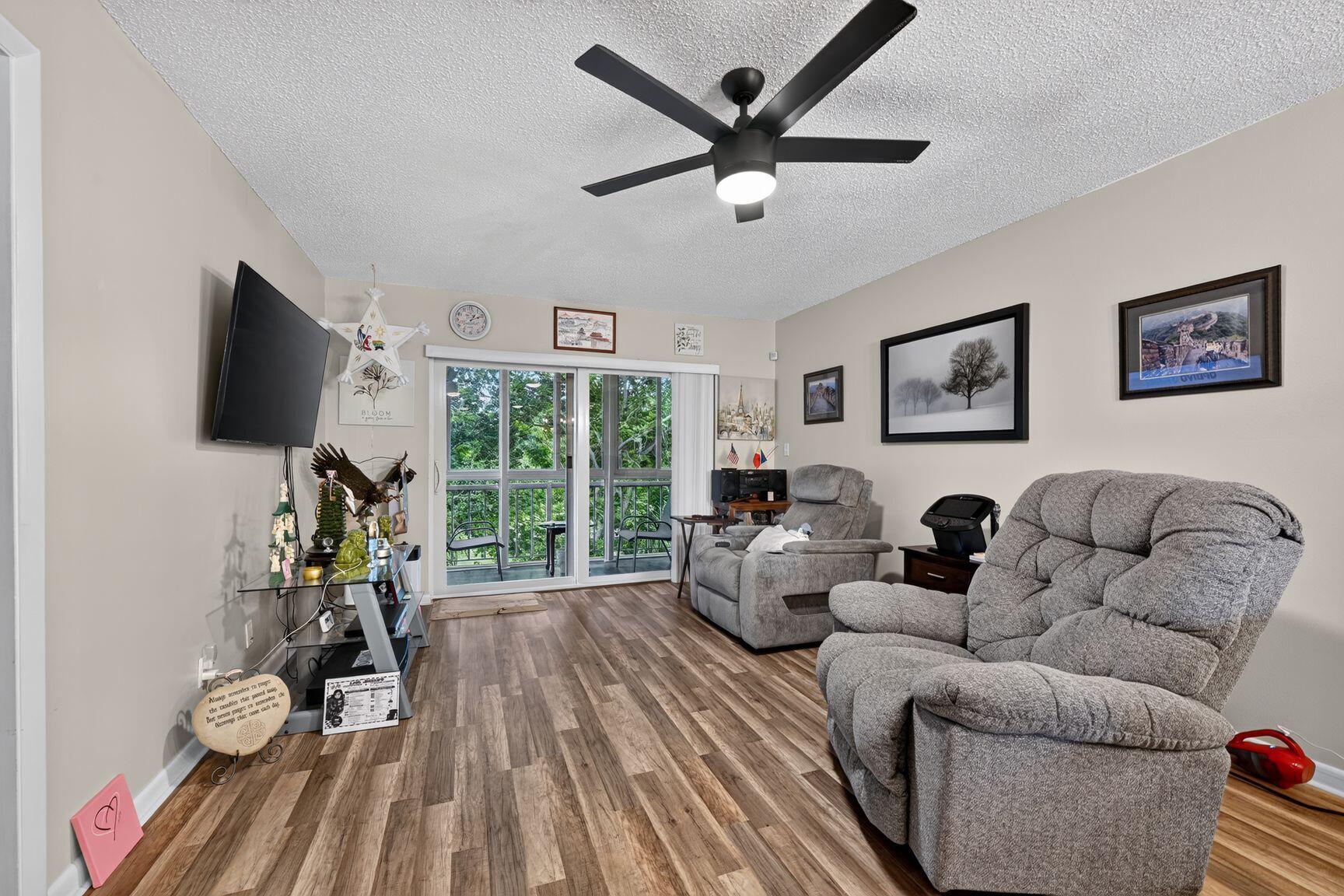 8400 Lagos De Campo Boulevard 303 Property Photo 7