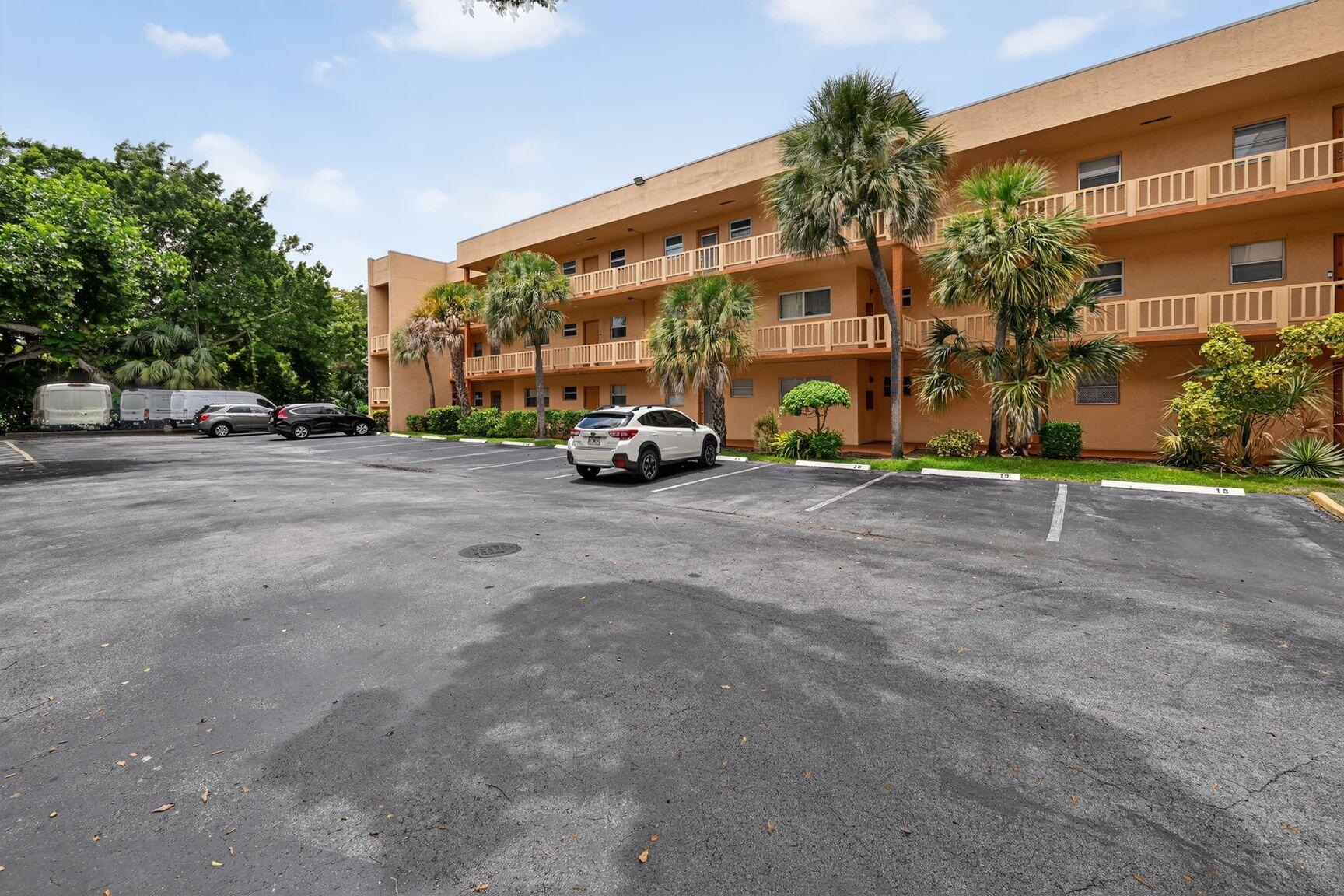 8400 Lagos De Campo Boulevard 303 Property Photo 19