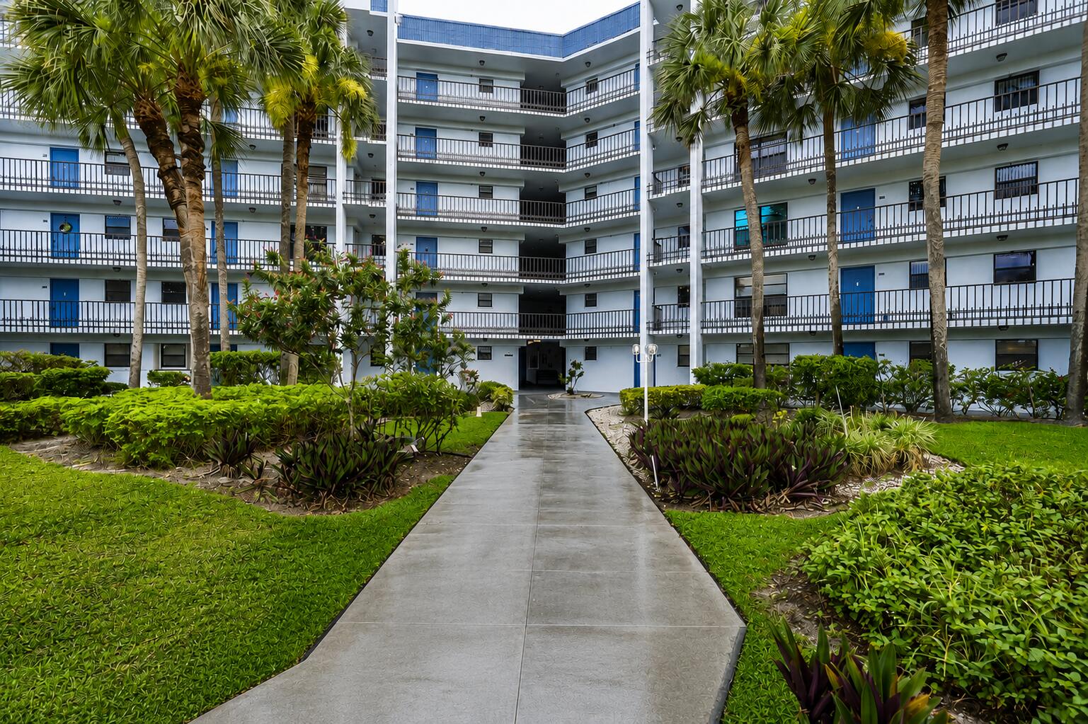 4640 Lucerne Lakes Boulevard W 404 Property Photo 1