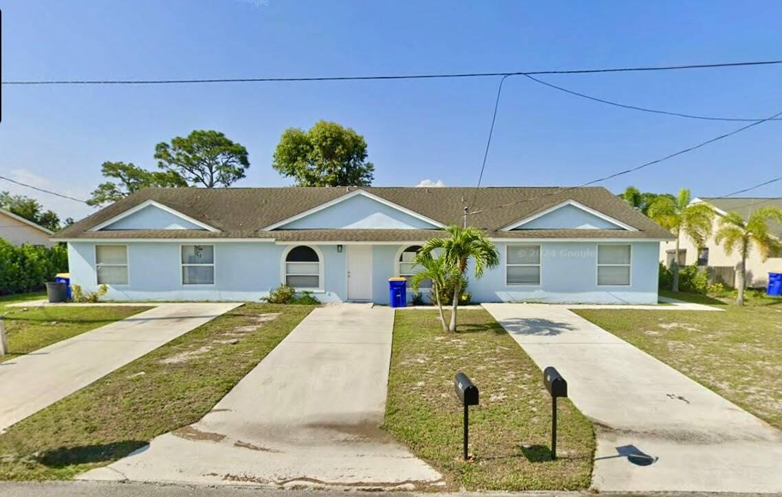 5205 SE Primrose Way Property Photo 1