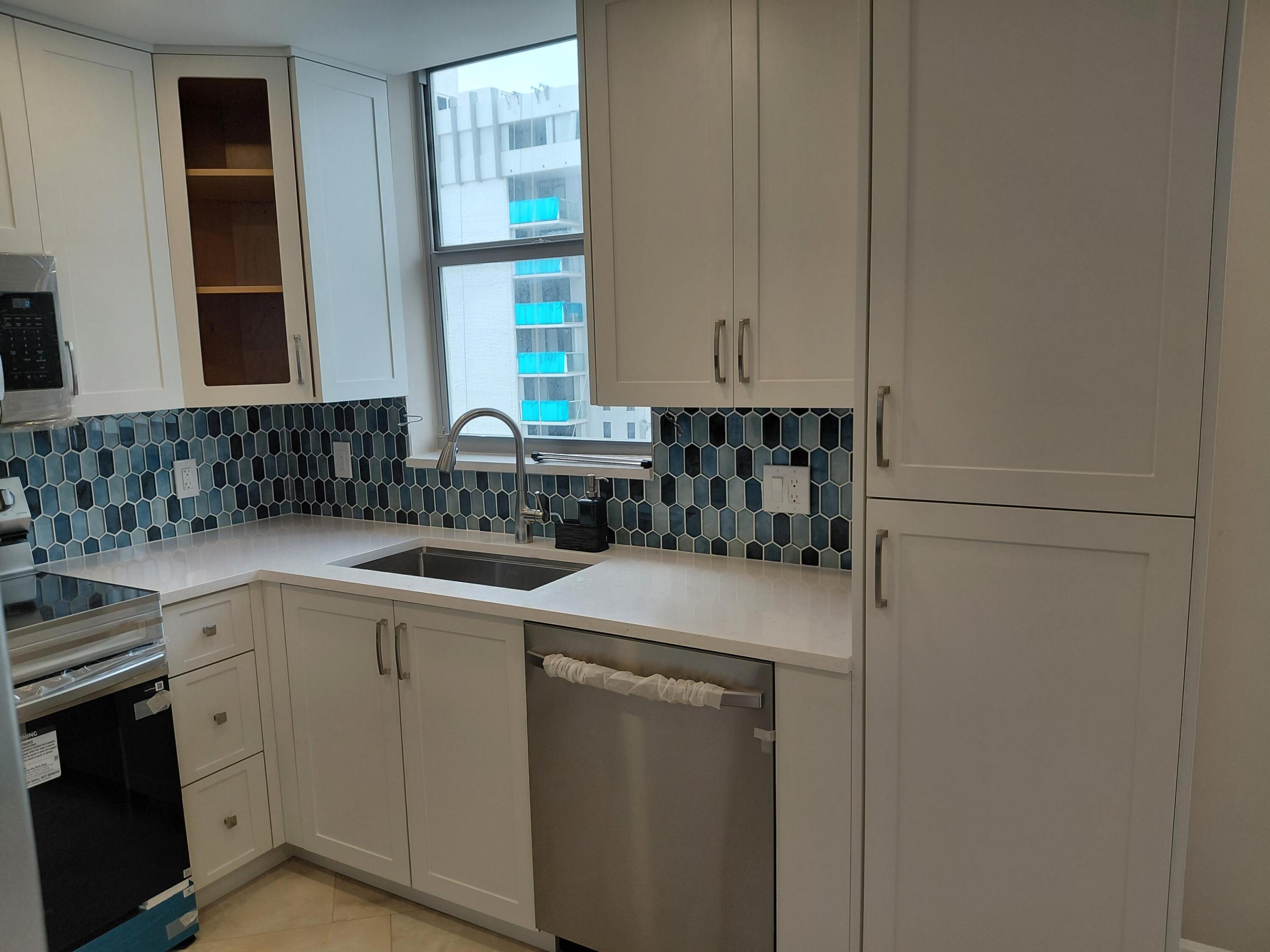 1010 S Ocean Boulevard 1515 Property Photo 3