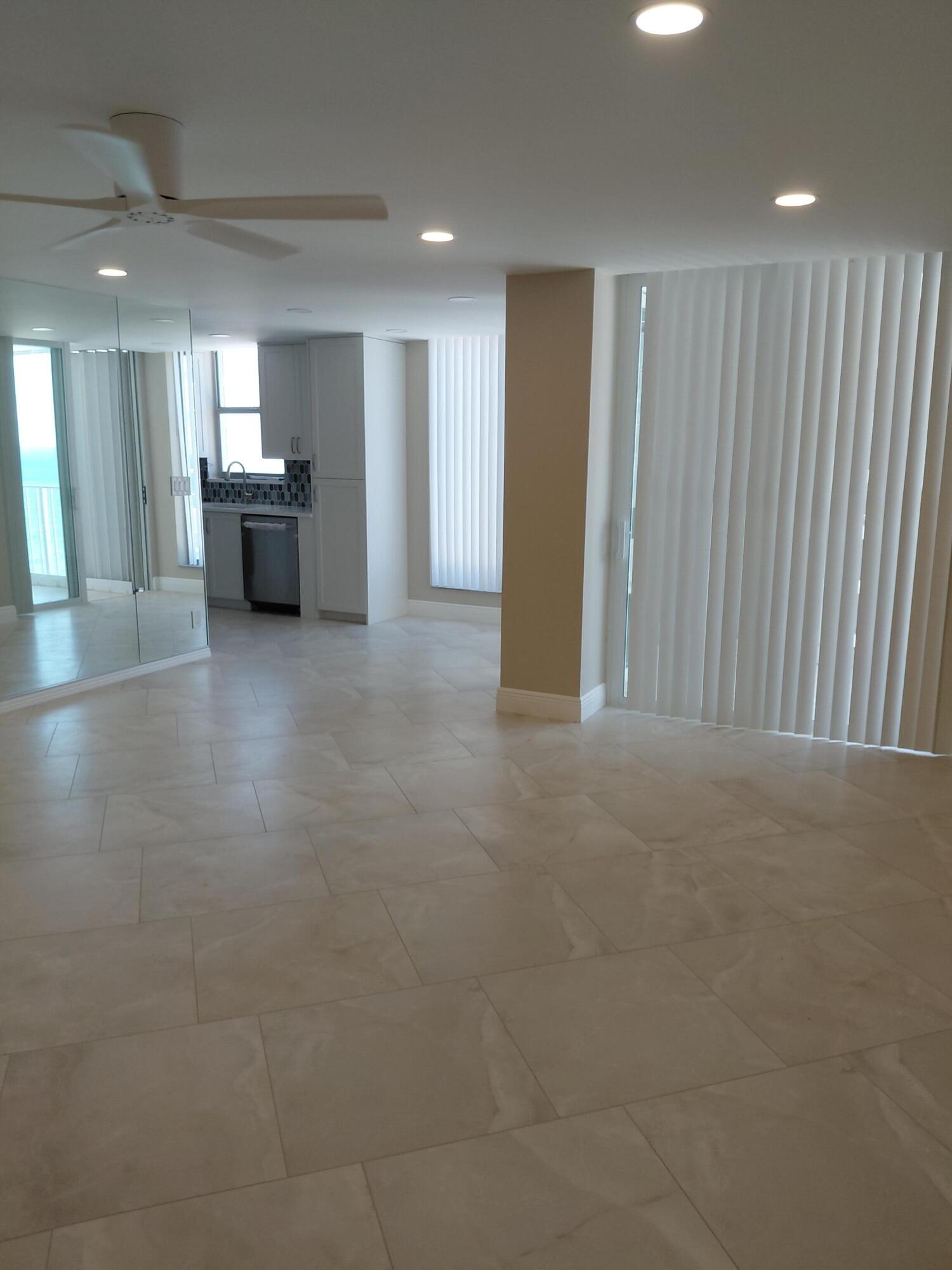 1010 S Ocean Boulevard 1515 Property Photo 14
