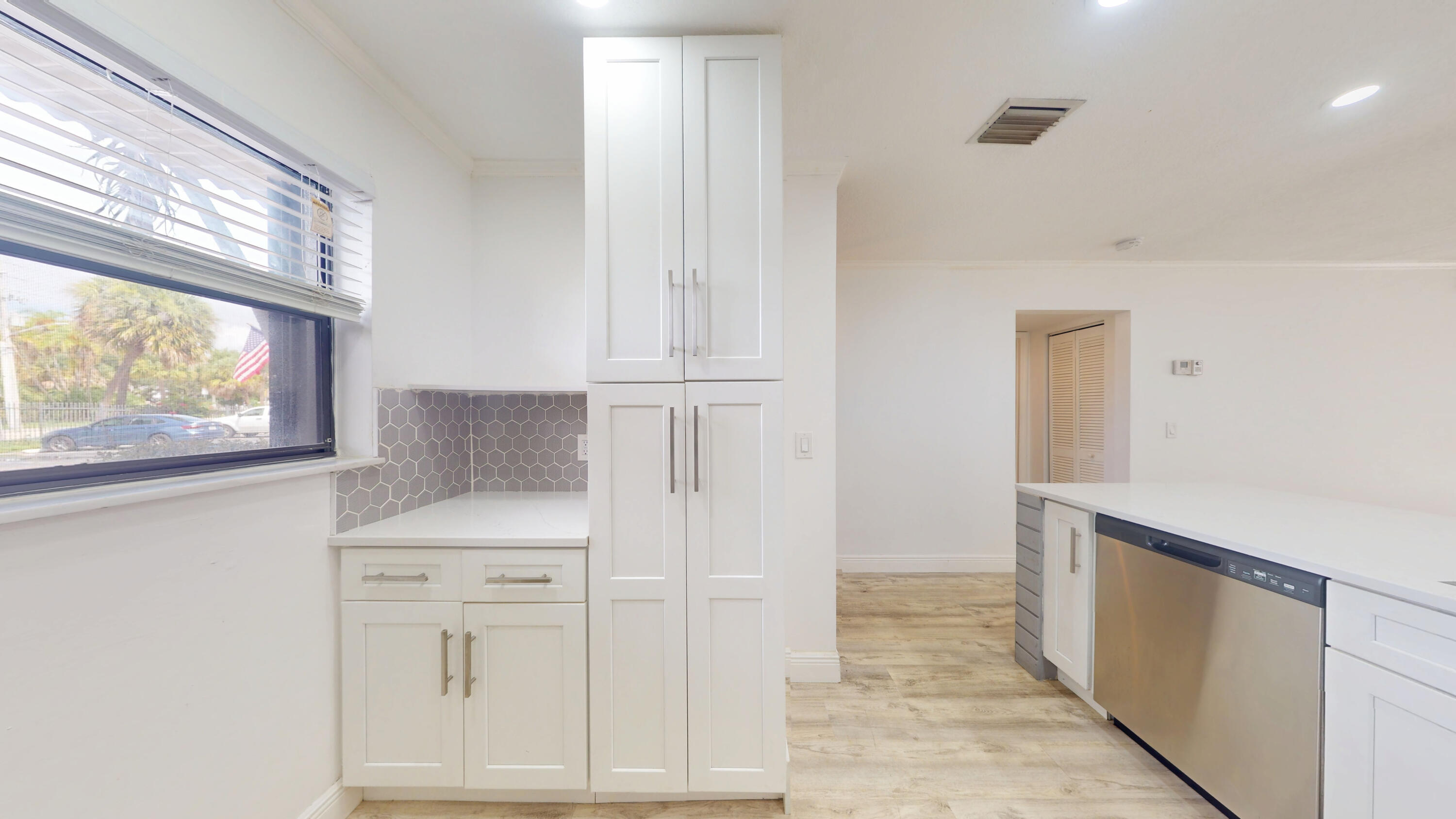 701 N Indian River Drive 105 Property Photo 6
