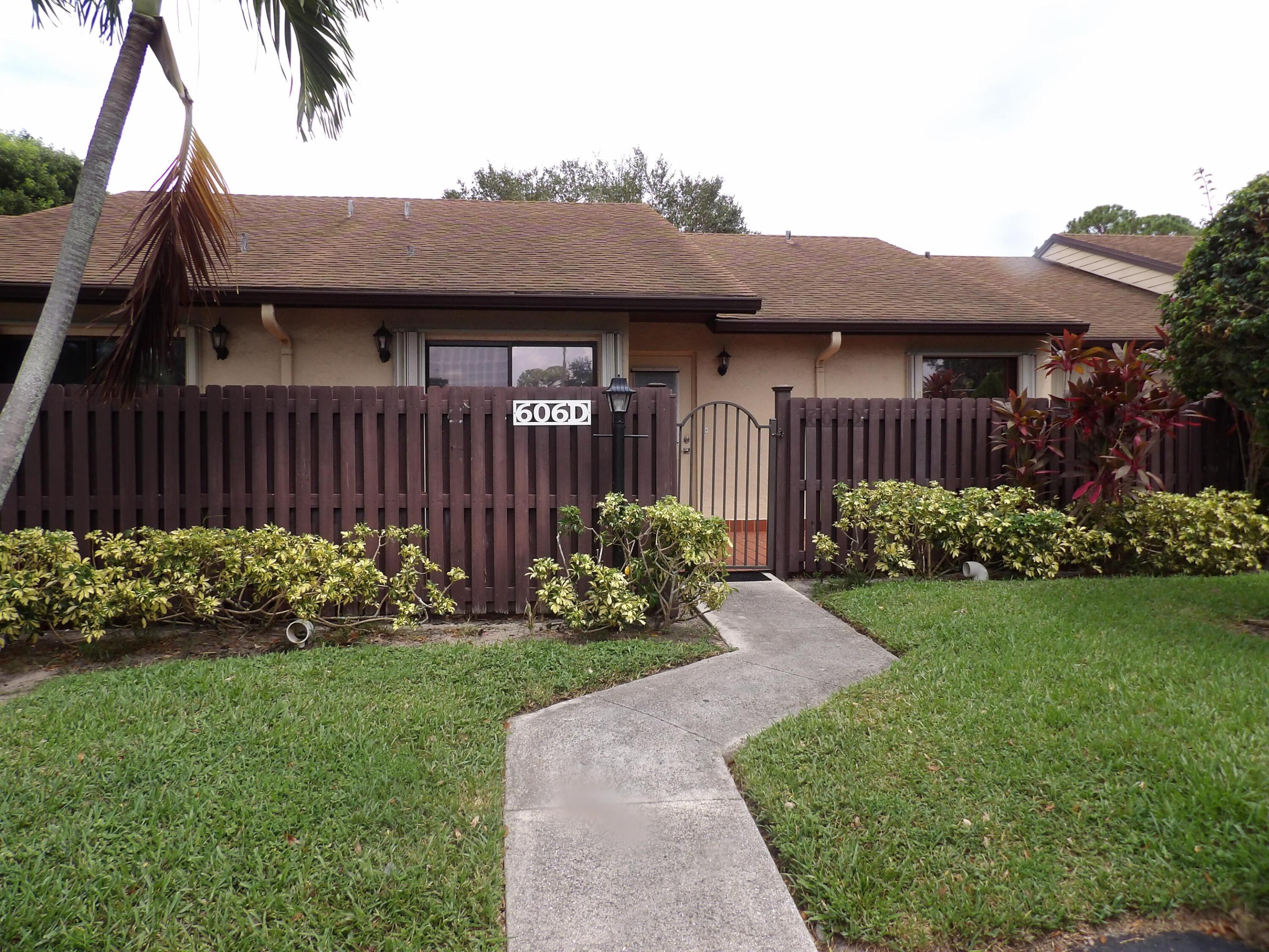 606 Sea Pine Way D Property Photo 4