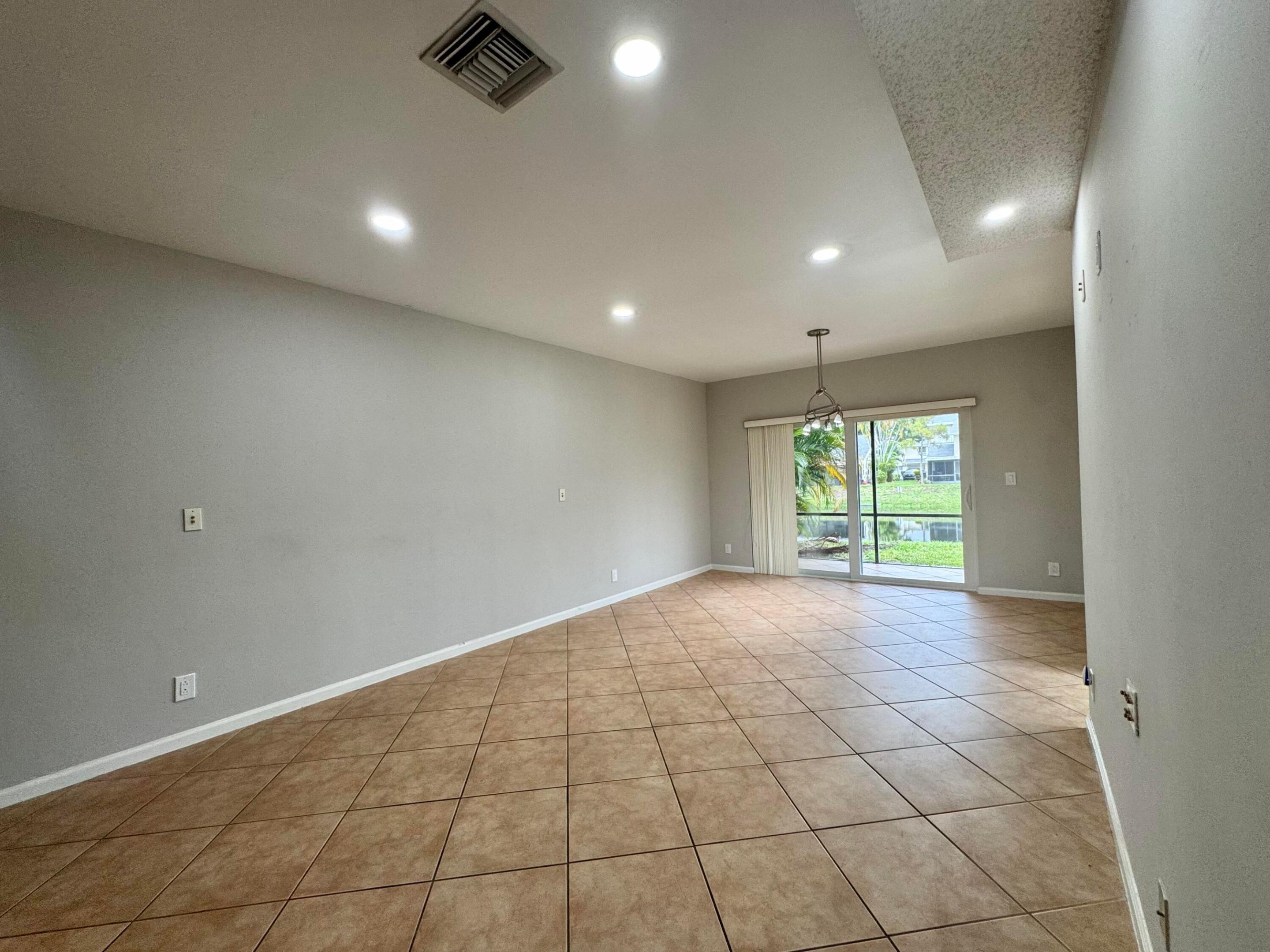 1877 Discovery Way Property Photo 4