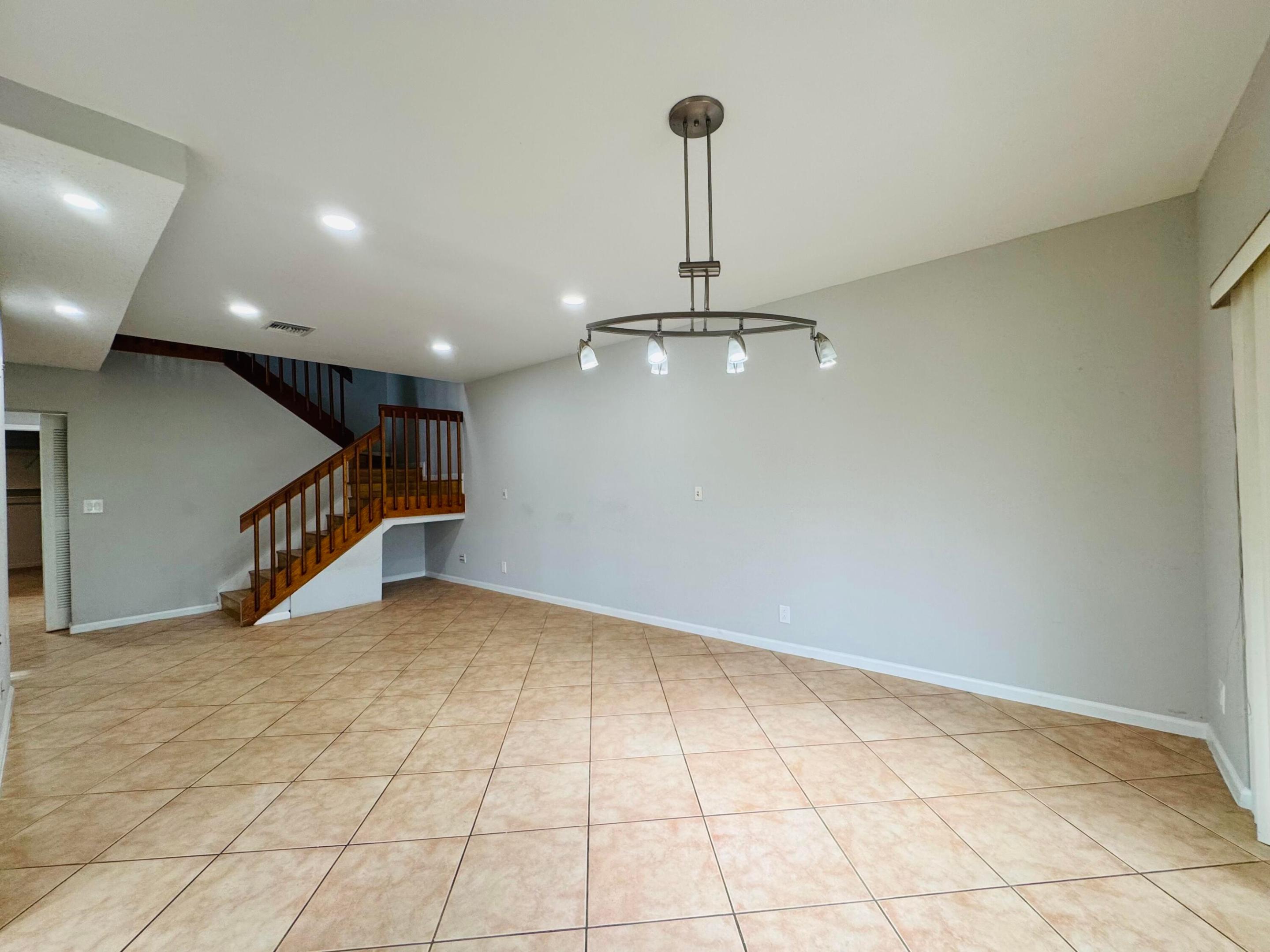 1877 Discovery Way Property Photo 5