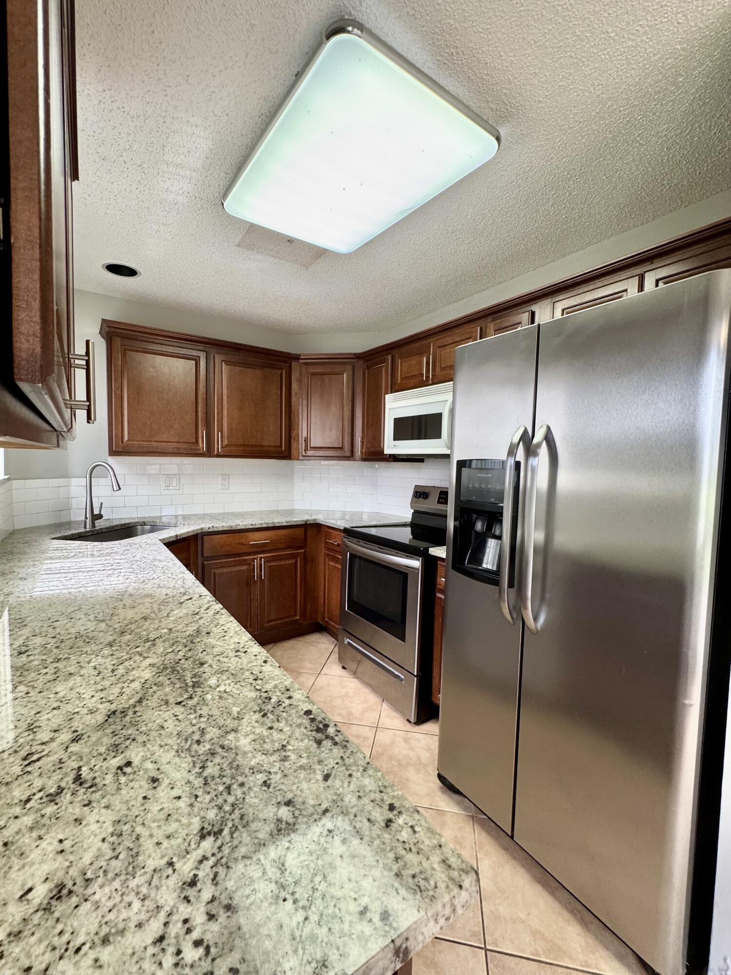 1877 Discovery Way Property Photo 10