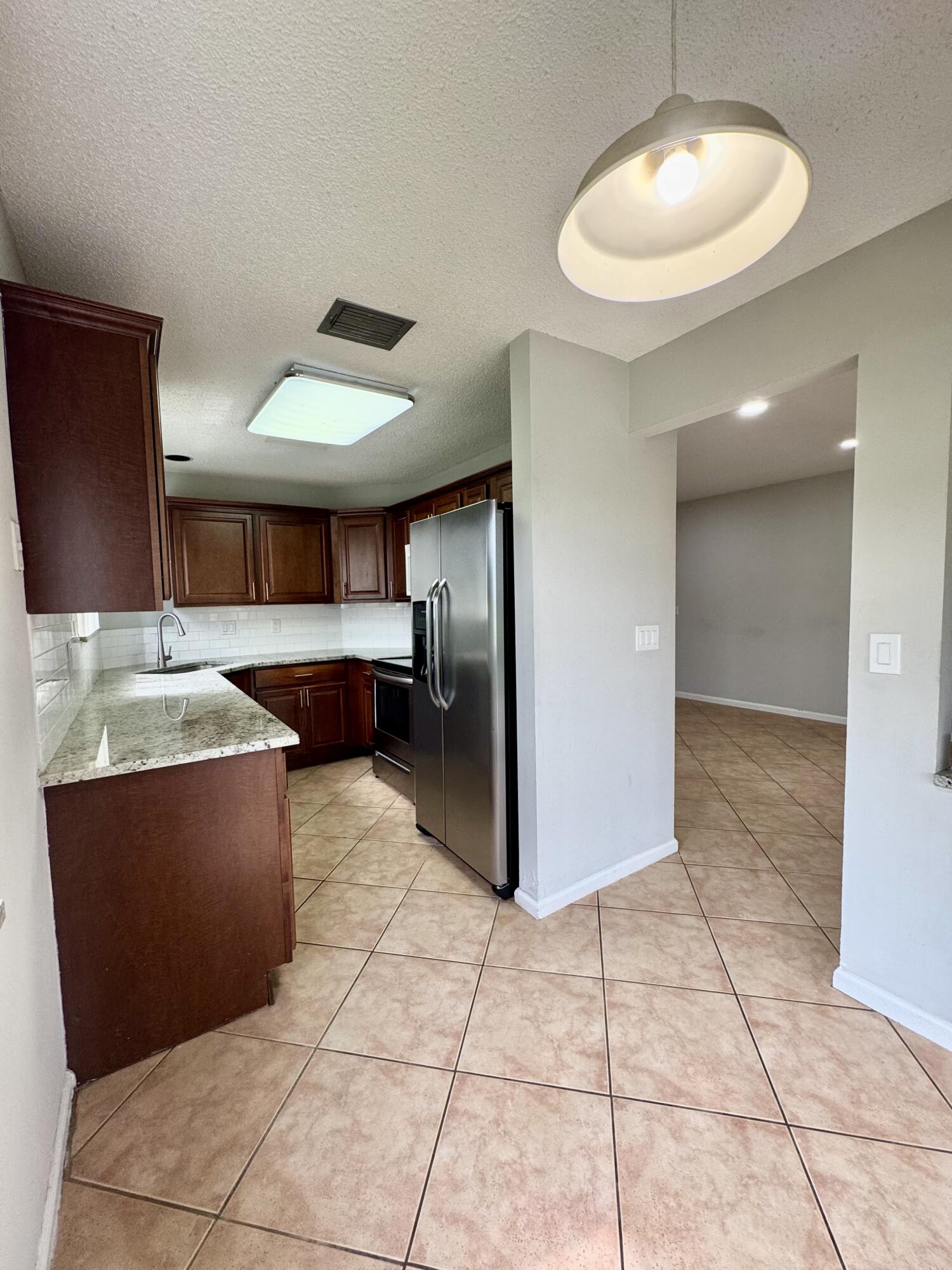 1877 Discovery Way Property Photo 12