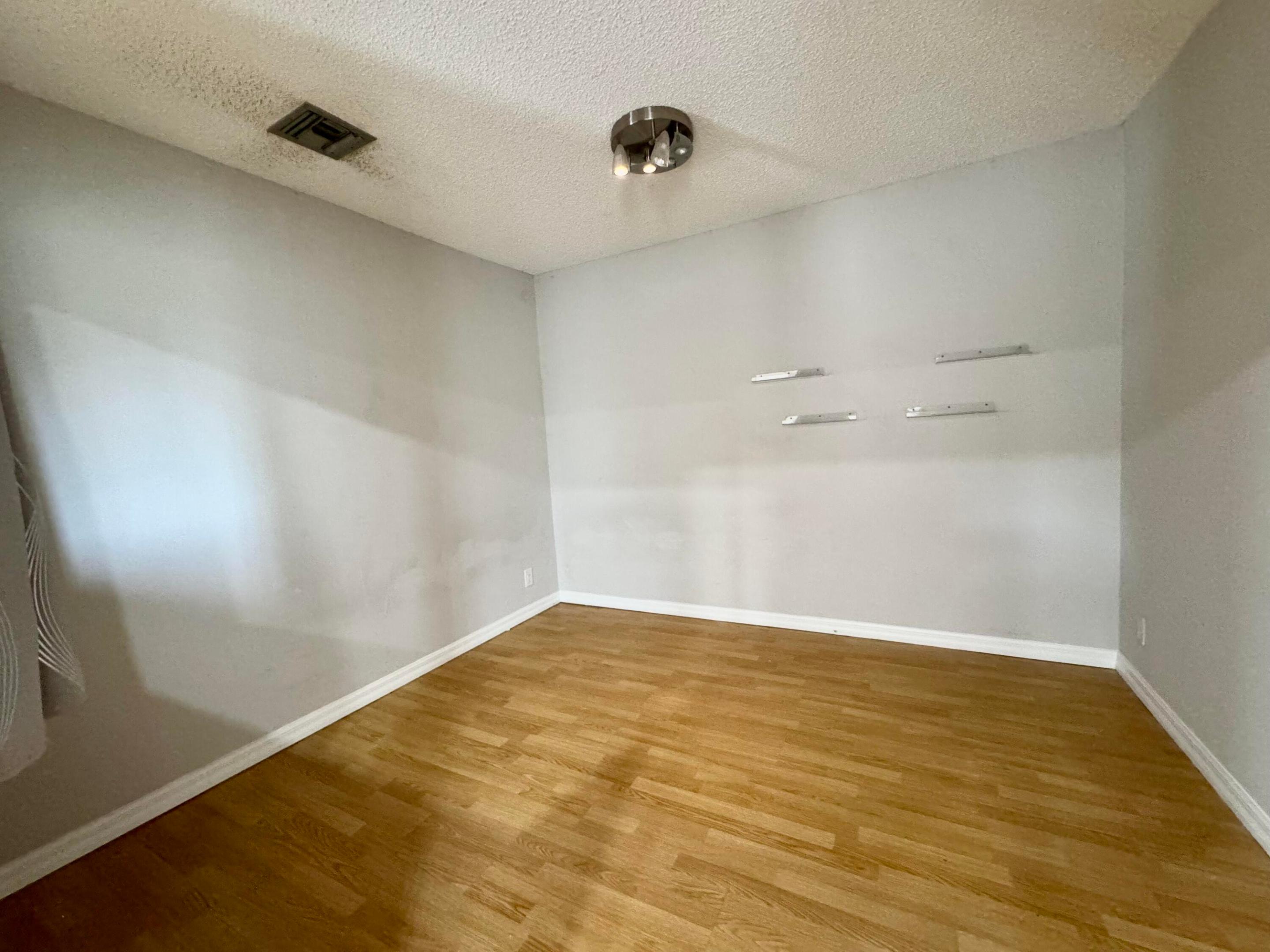 1877 Discovery Way Property Photo 28