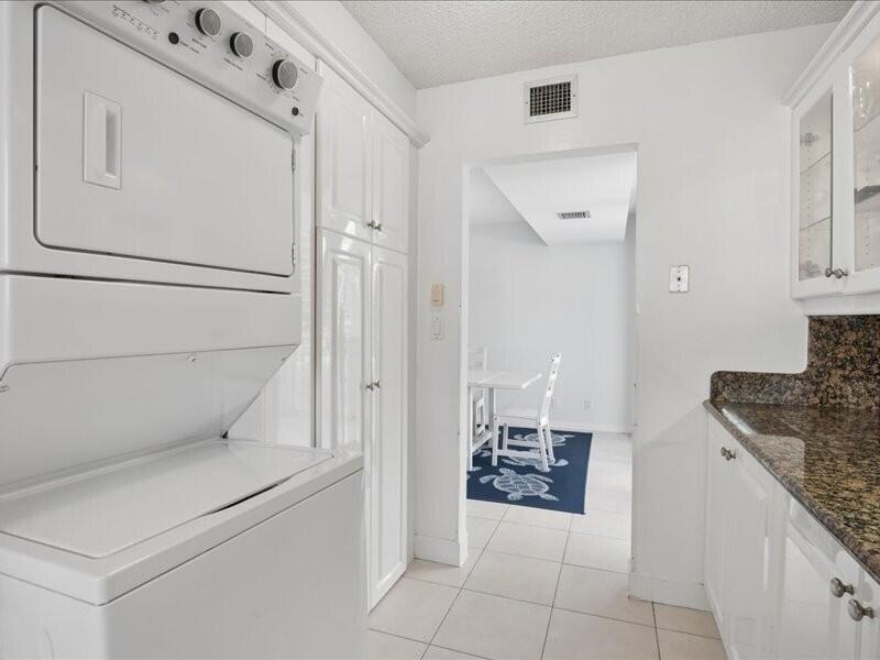 1370 S Ocean Boulevard 305 Property Photo 7