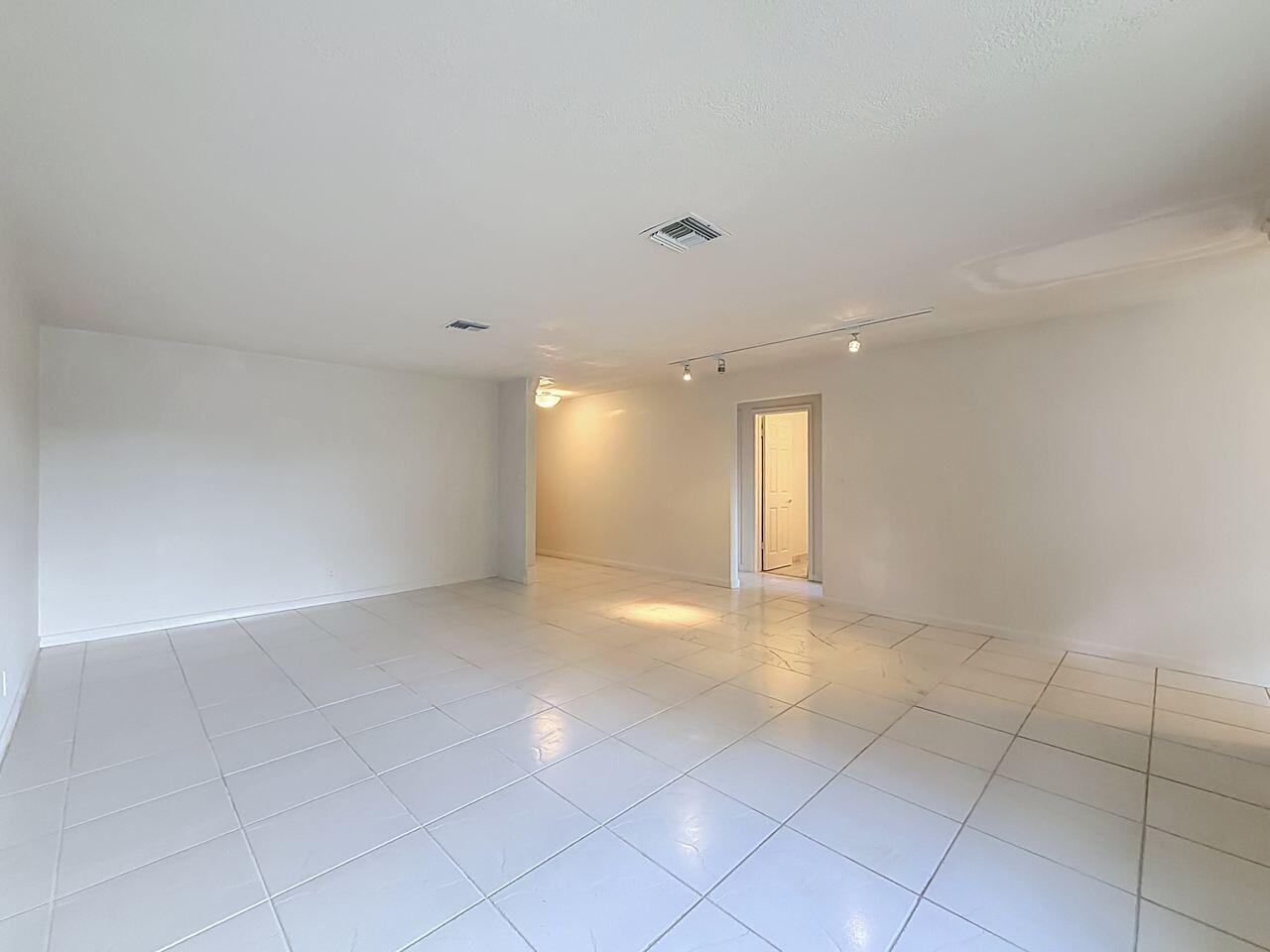 8971 Nw 33rd Street E-w Property Photo 27