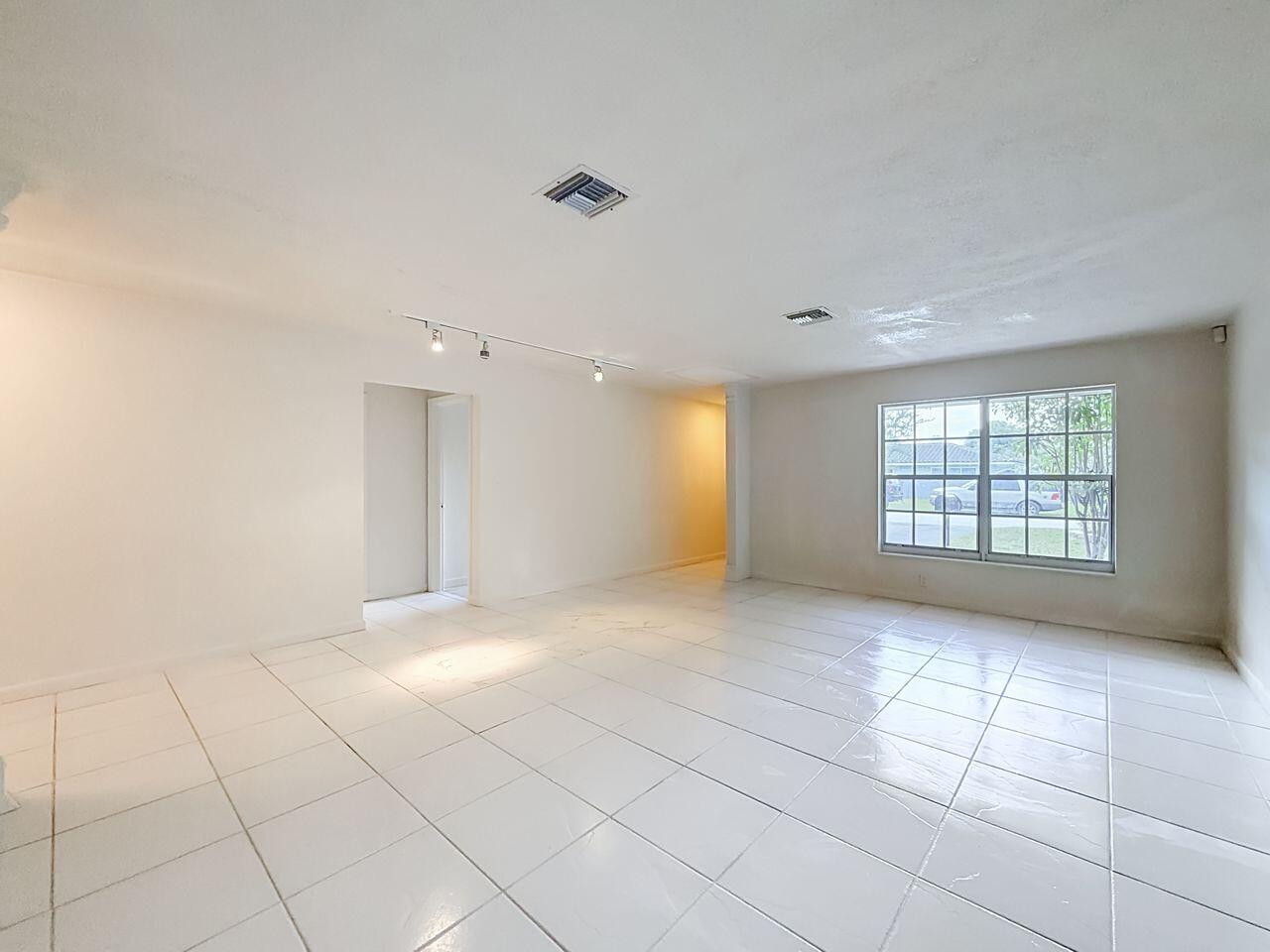 8971 Nw 33rd Street E-w Property Photo 29