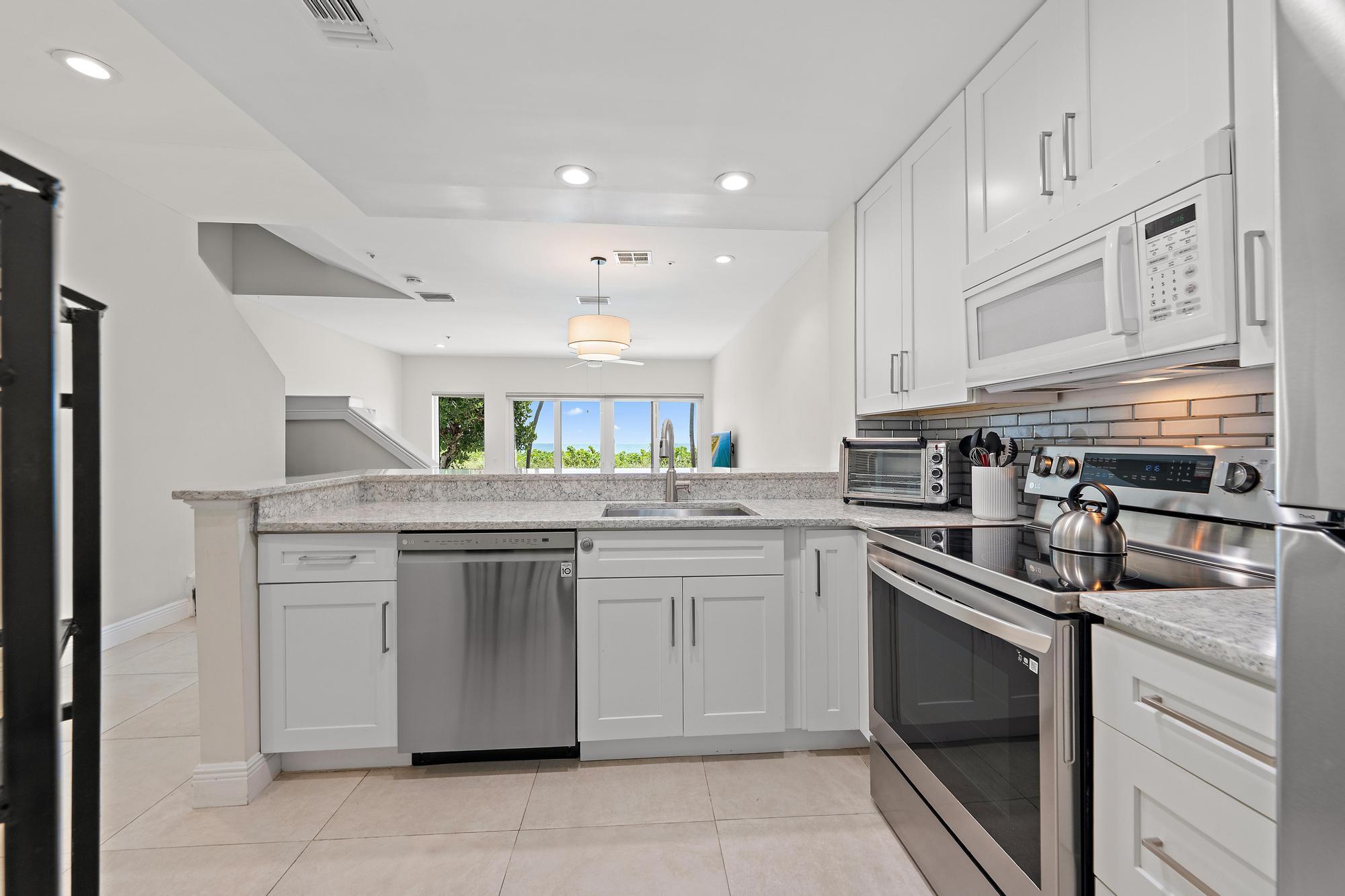 11545 Old Ocean Boulevard B Property Photo 8