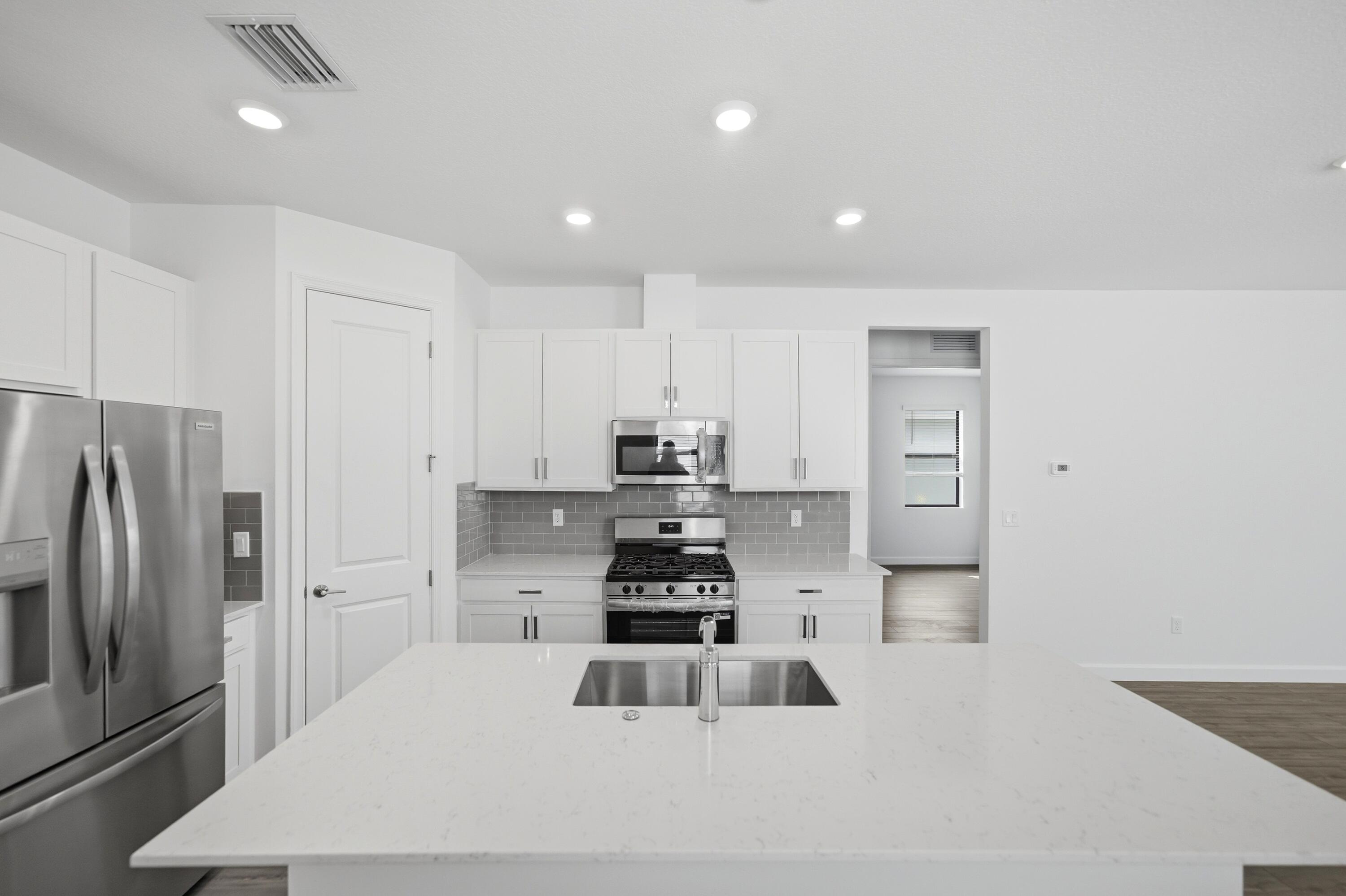 11018 Nw Glynlea Boulevard N Property Photo 6