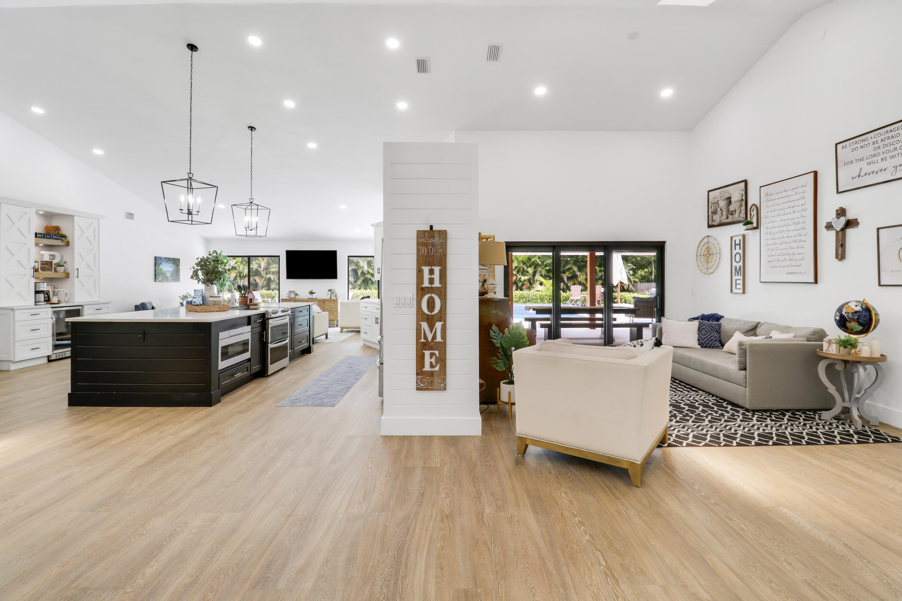 15316 75th Way N Property Photo 6