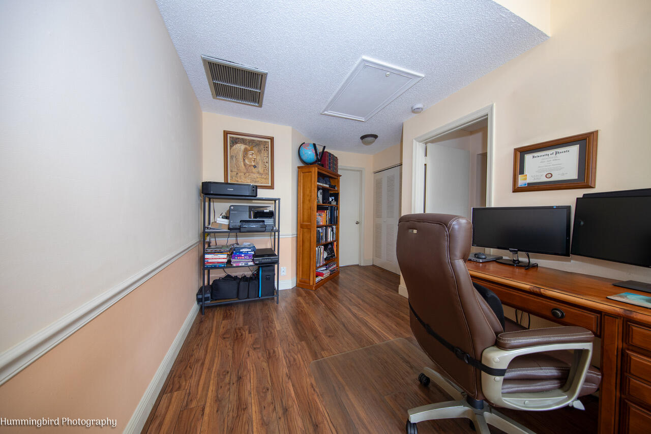 2047 Discovery Circle E Property Photo 10
