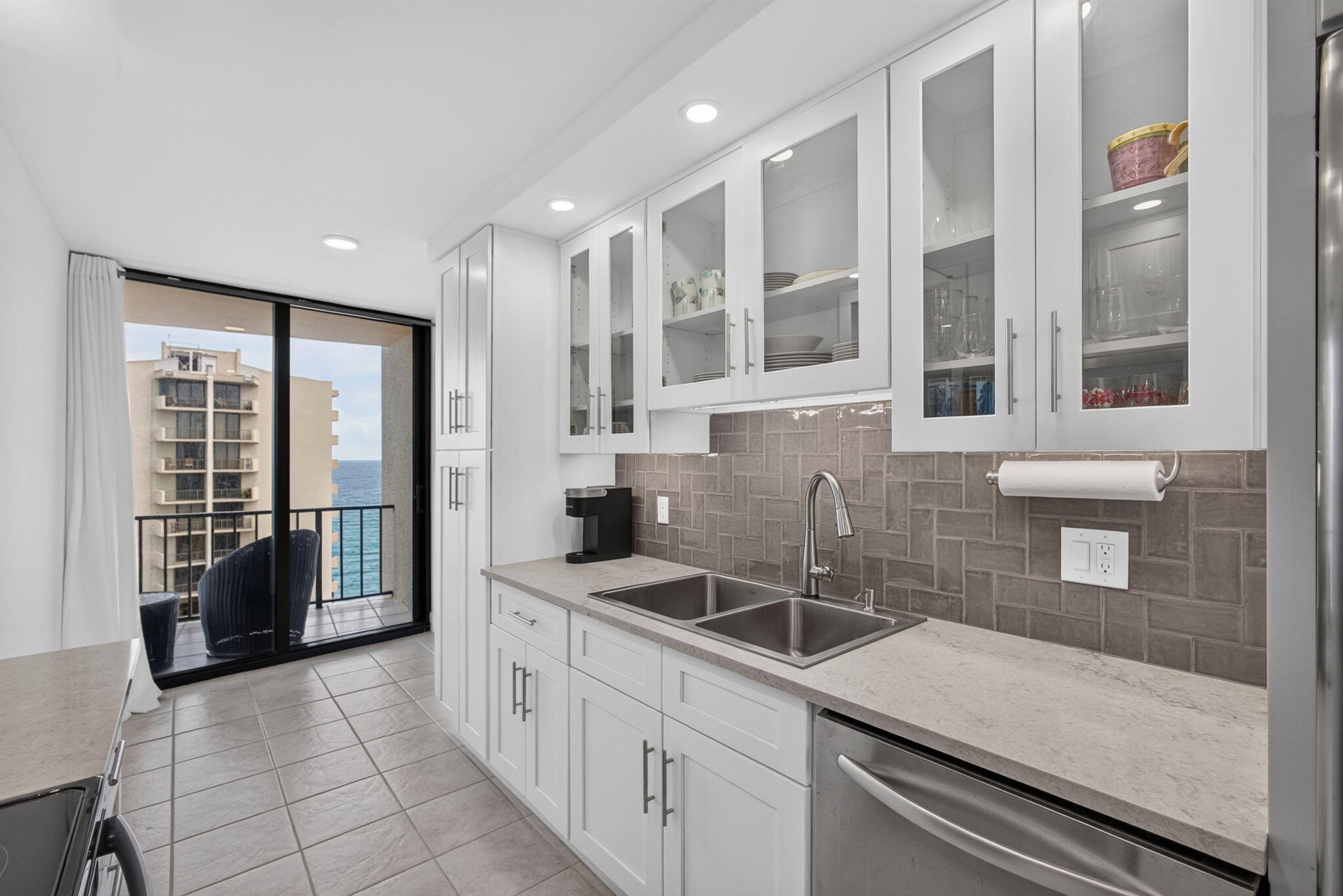 4200 N Ocean Drive 2-1601 Property Photo 6