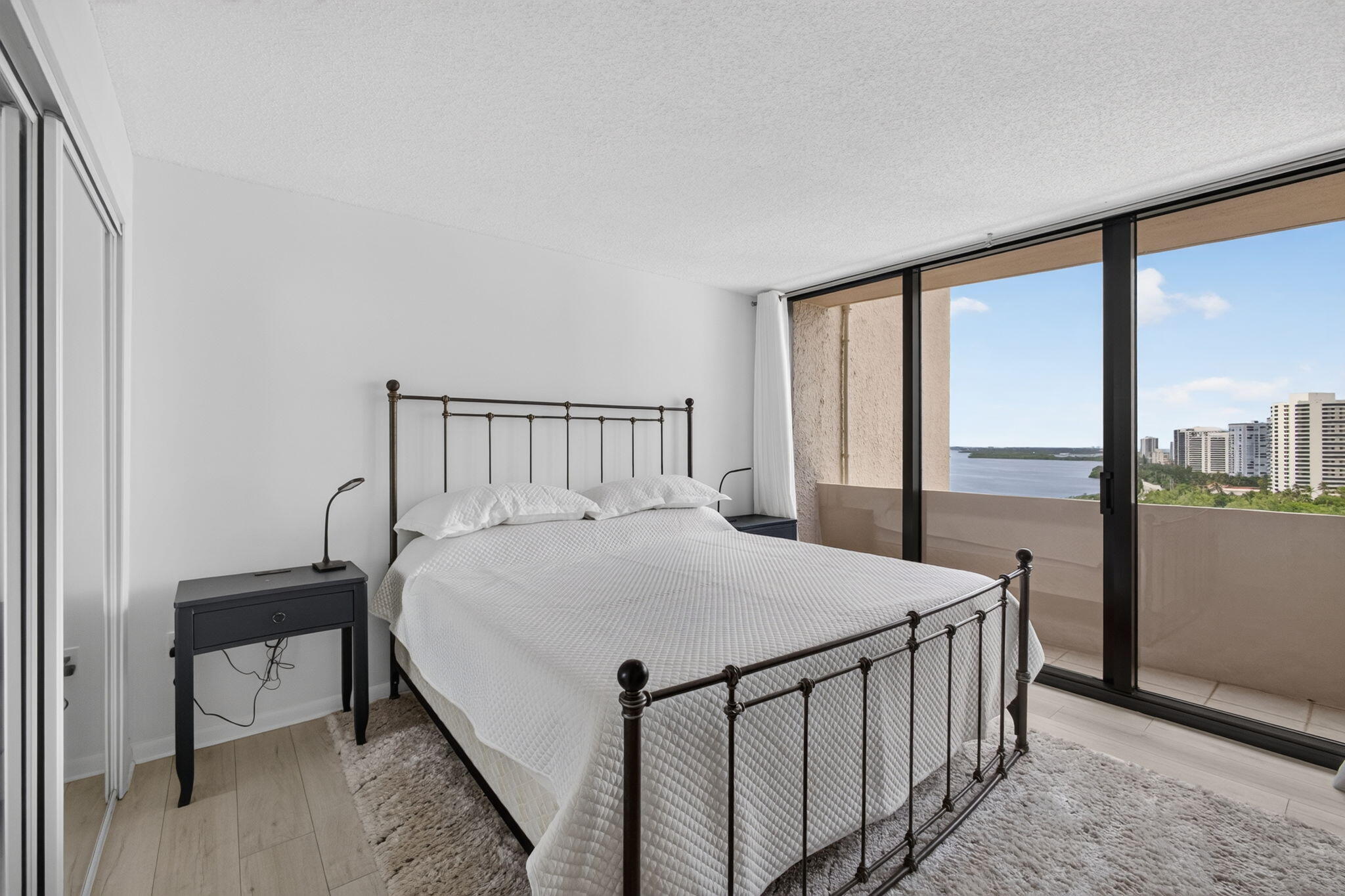4200 N Ocean Drive 2-1601 Property Photo 13