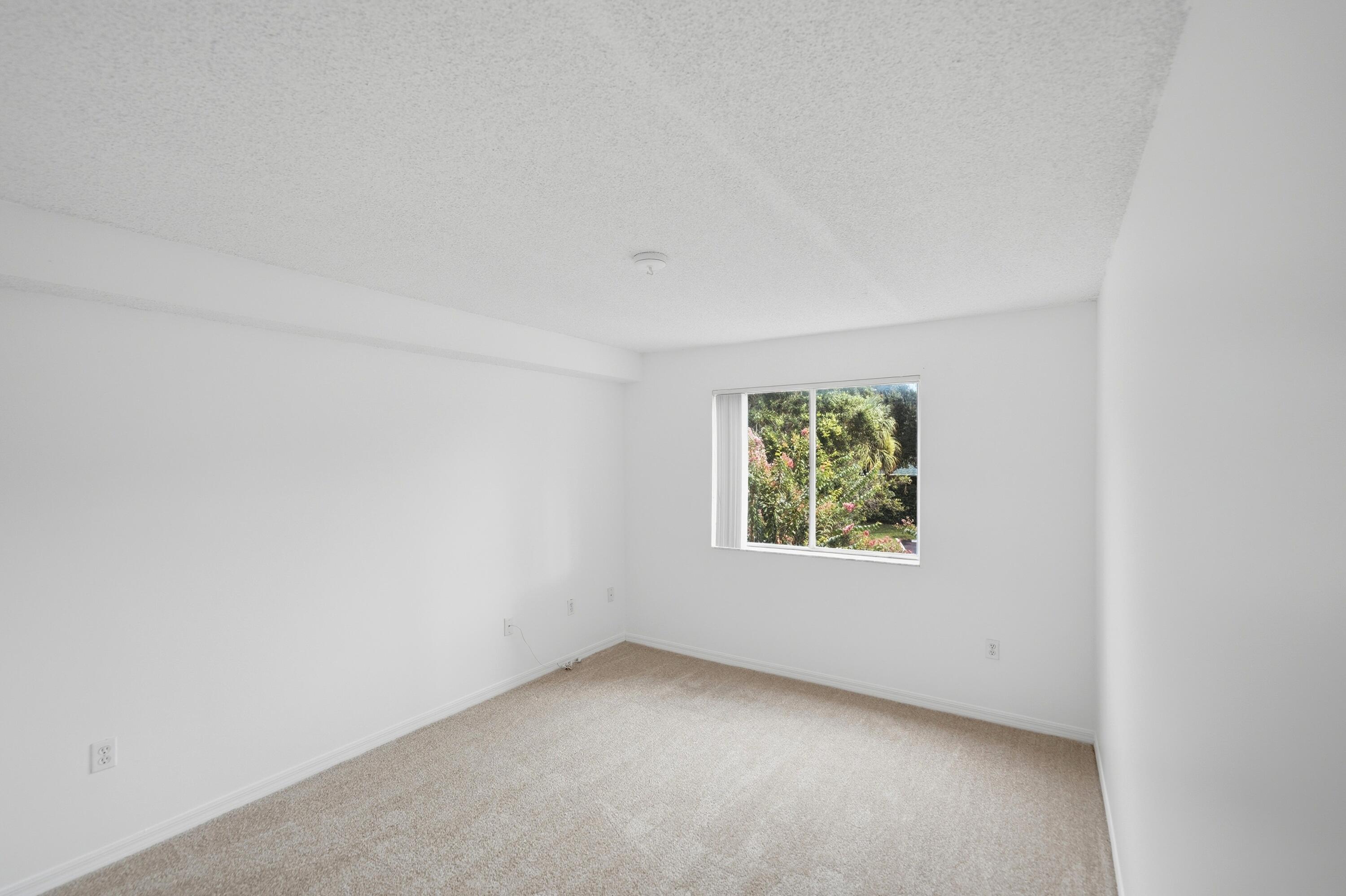 1640 N 42nd Circle 209 Property Photo 20