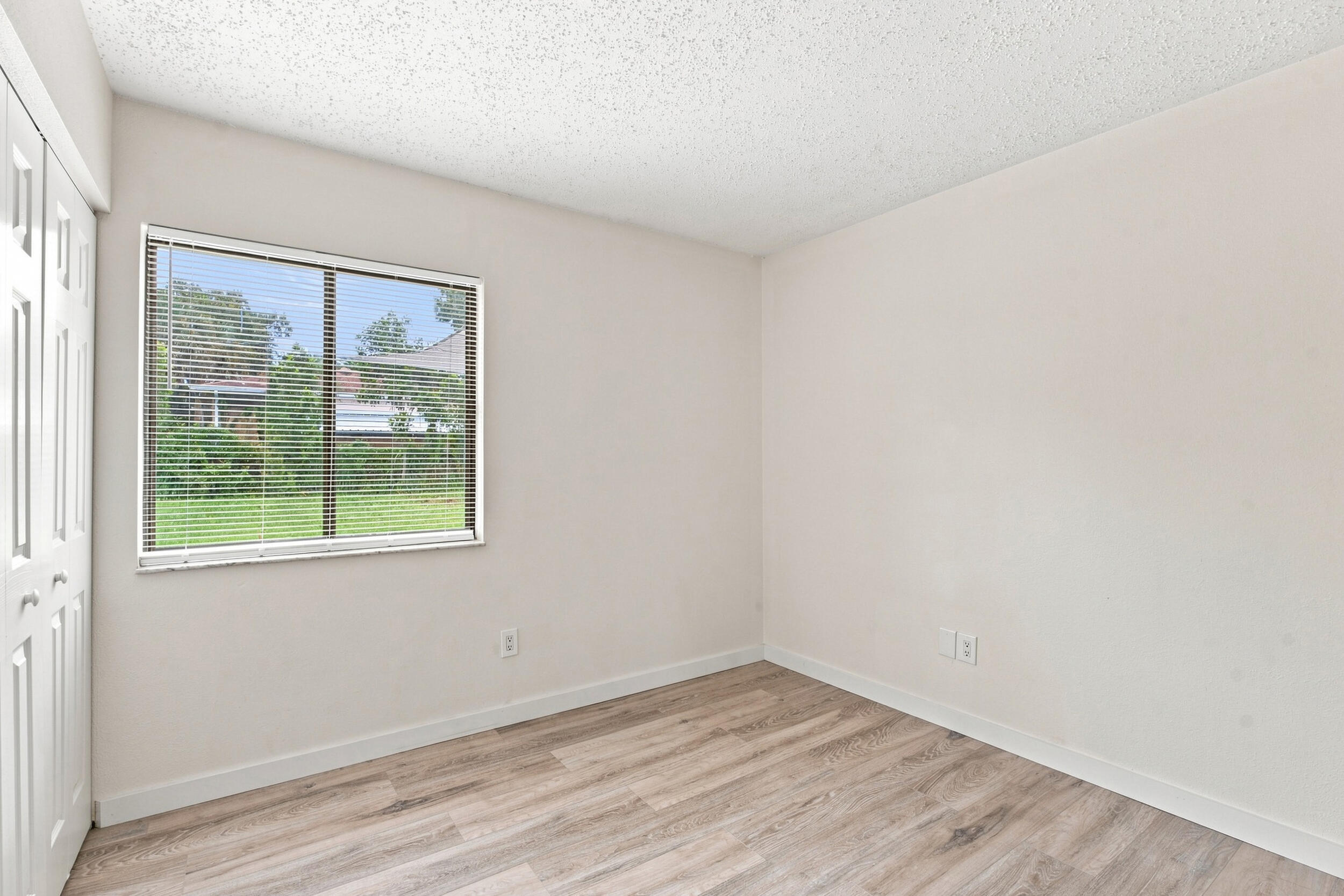 1355 23rd Place Sw Property Photo 13