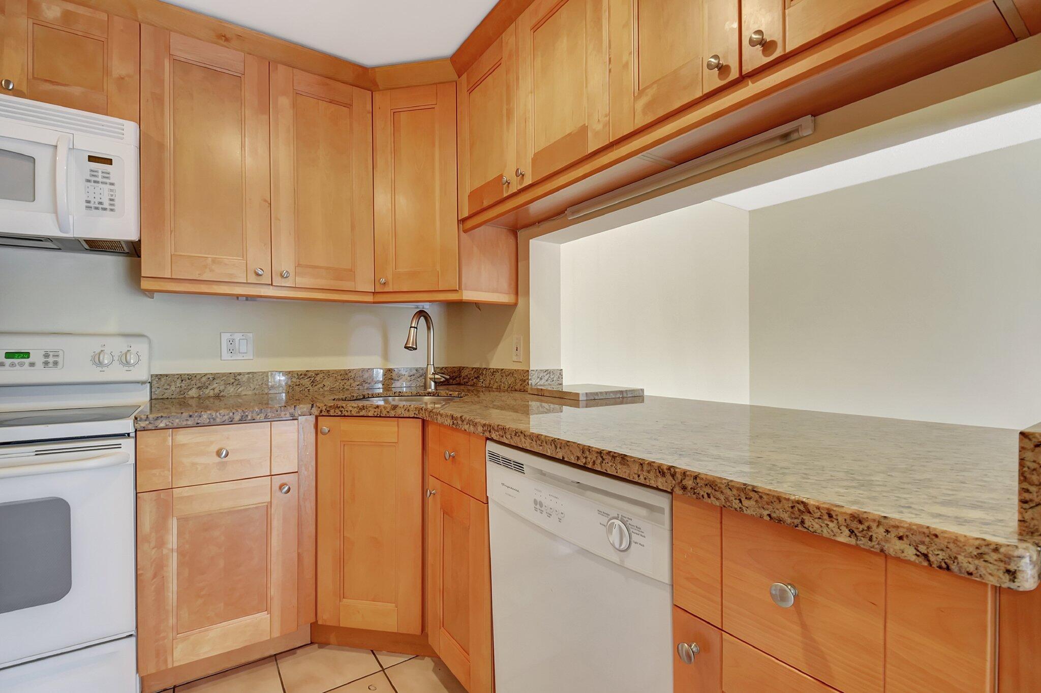 616 Sea Pine Way C2 Property Photo 4