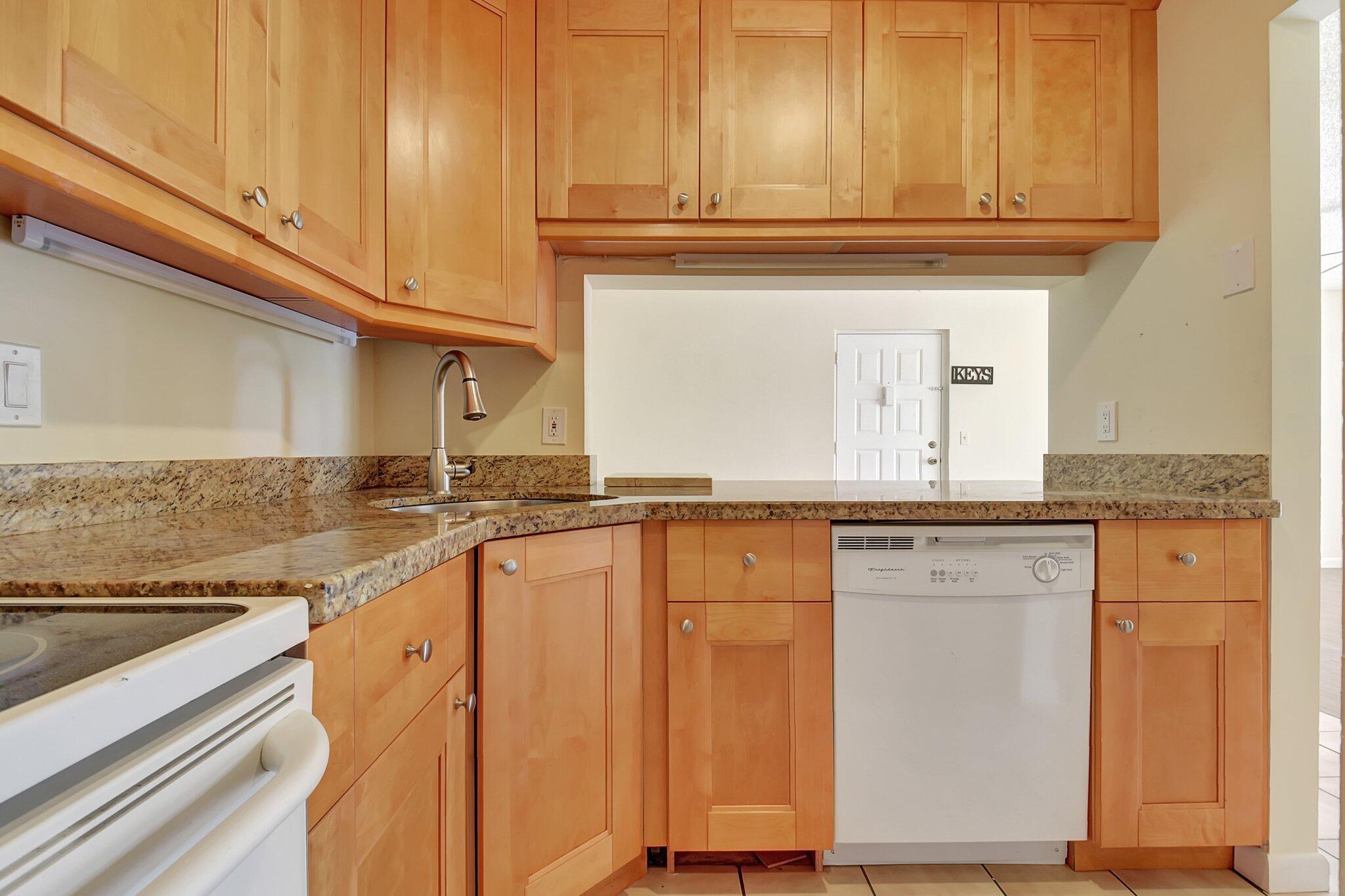 616 Sea Pine Way C2 Property Photo 8