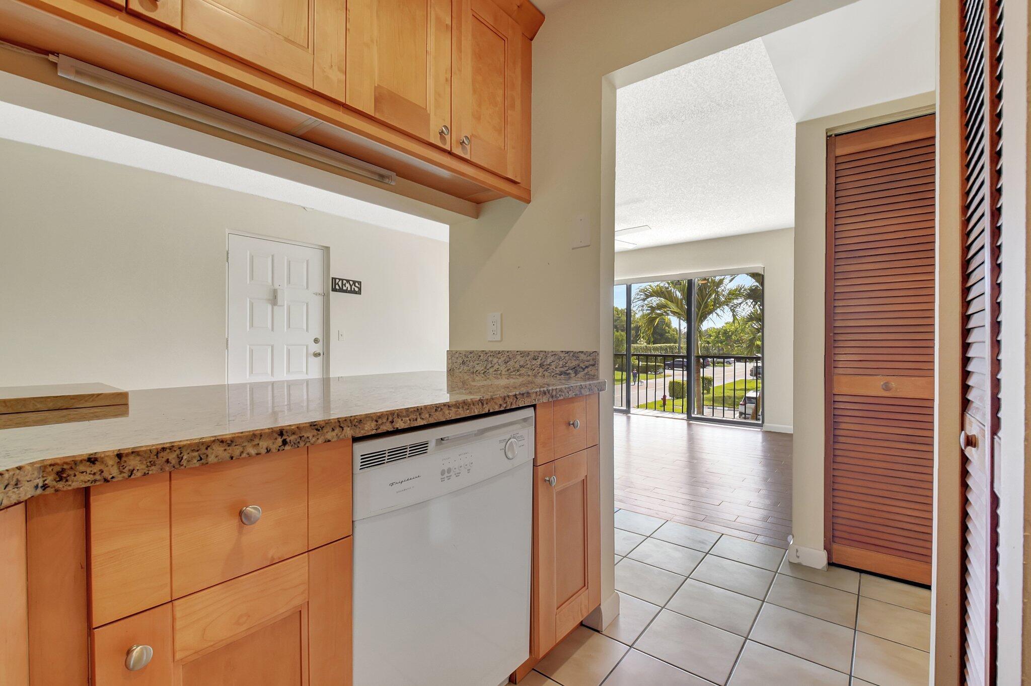 616 Sea Pine Way C2 Property Photo 9