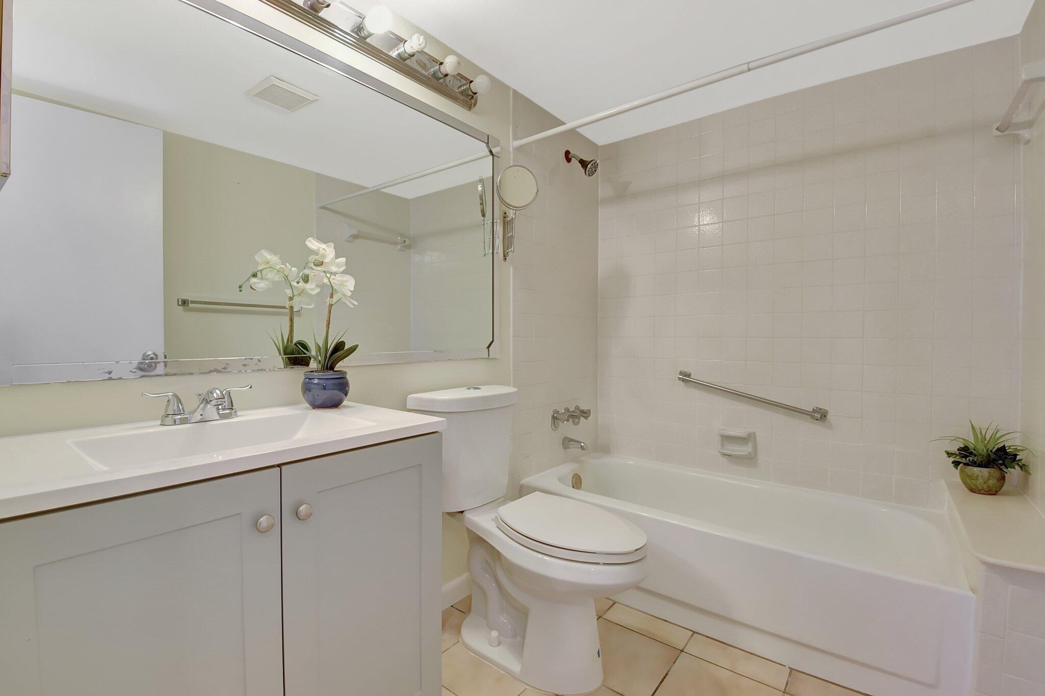 616 Sea Pine Way C2 Property Photo 25