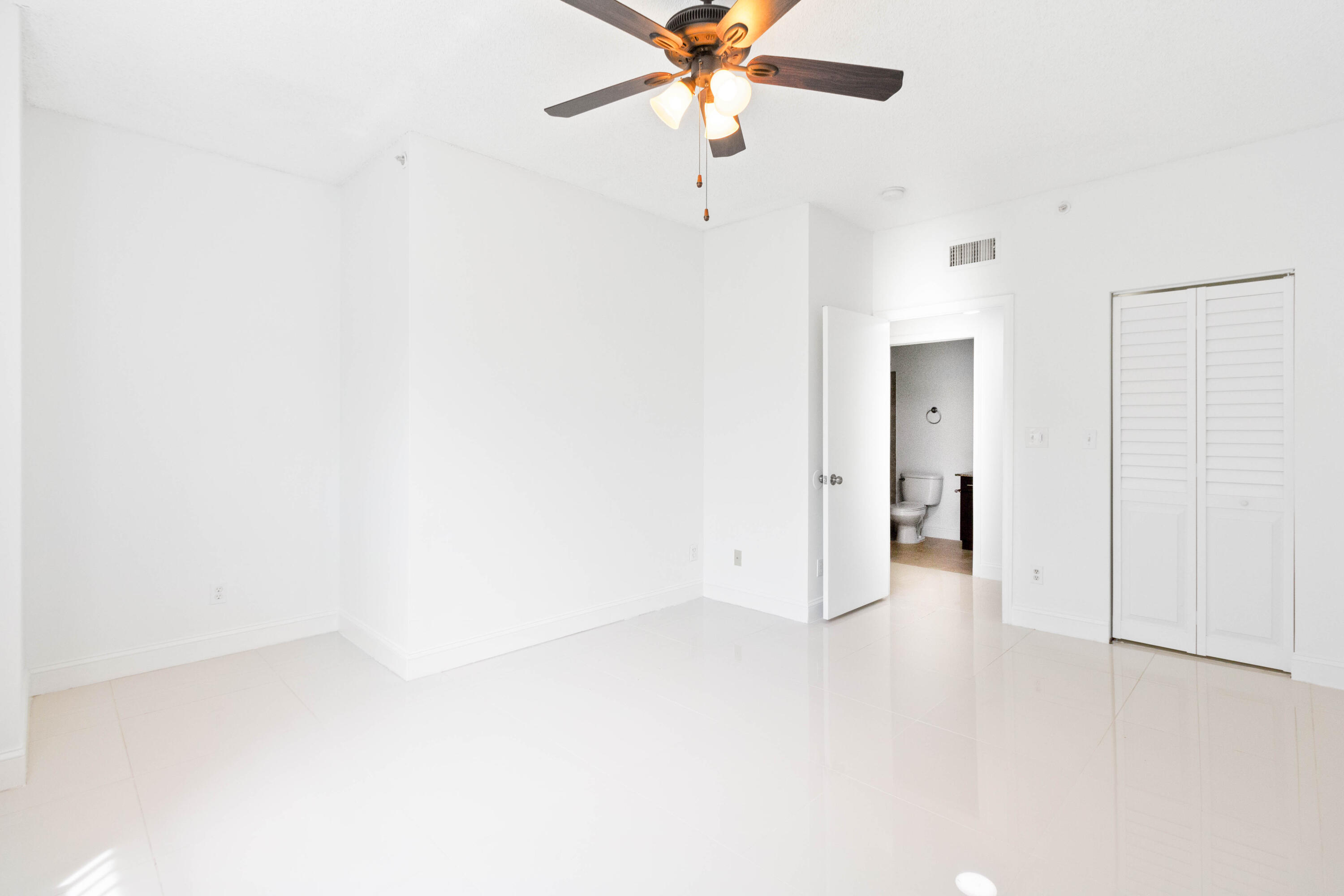 20889 Saint Andrews Boulevard Property Photo 12