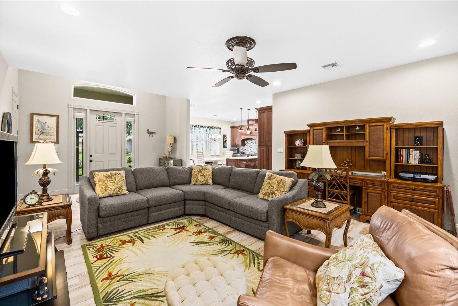 5103 Echo Pines Circle E Property Photo 3