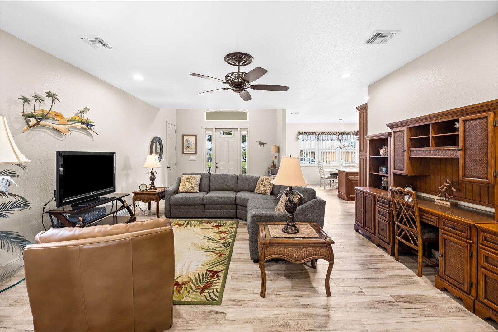 5103 Echo Pines Circle E Property Photo 12