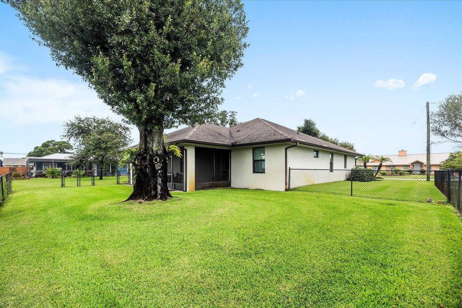 5103 Echo Pines Circle E Property Photo 36