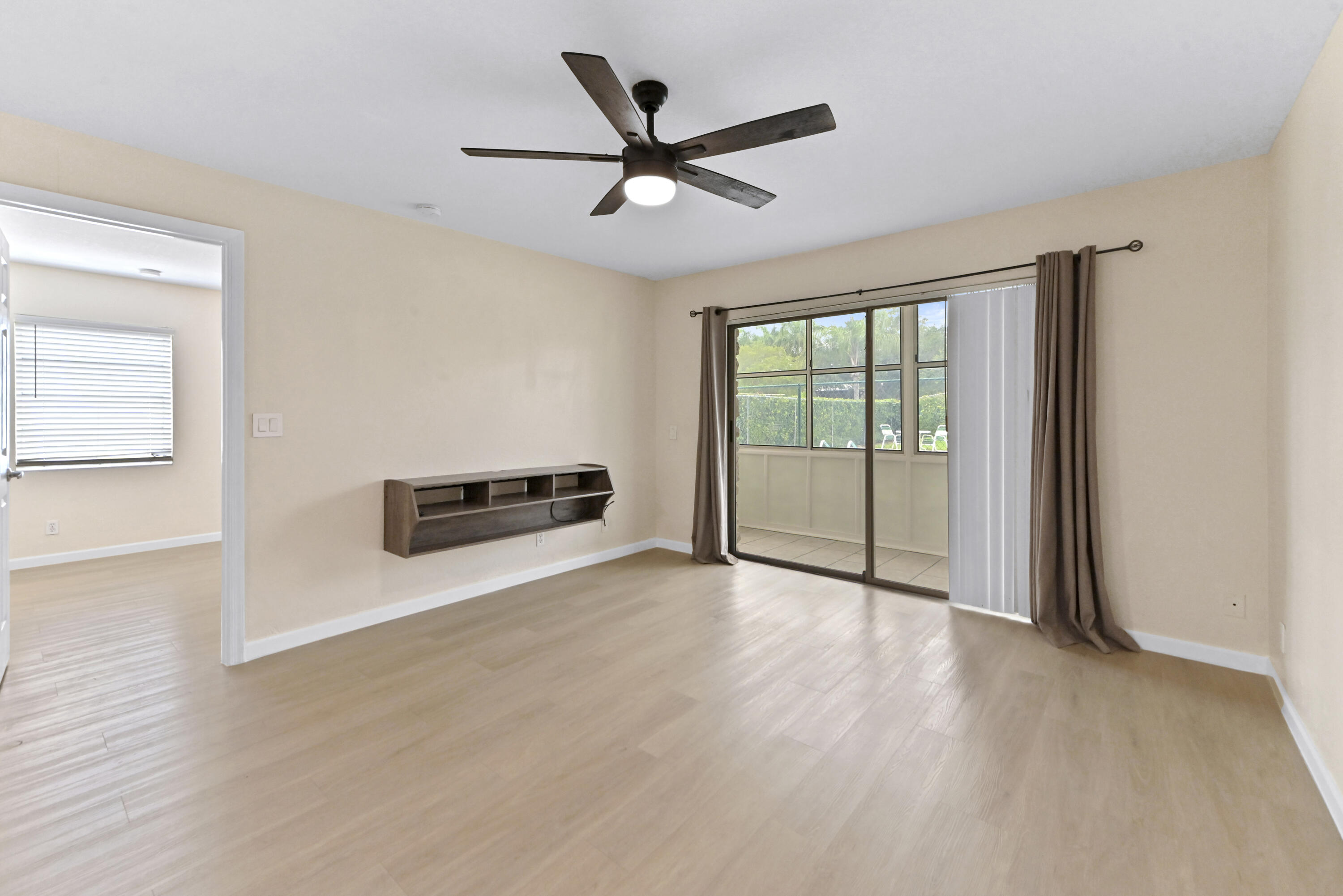 126 Sparrow Drive 22a Property Photo 5