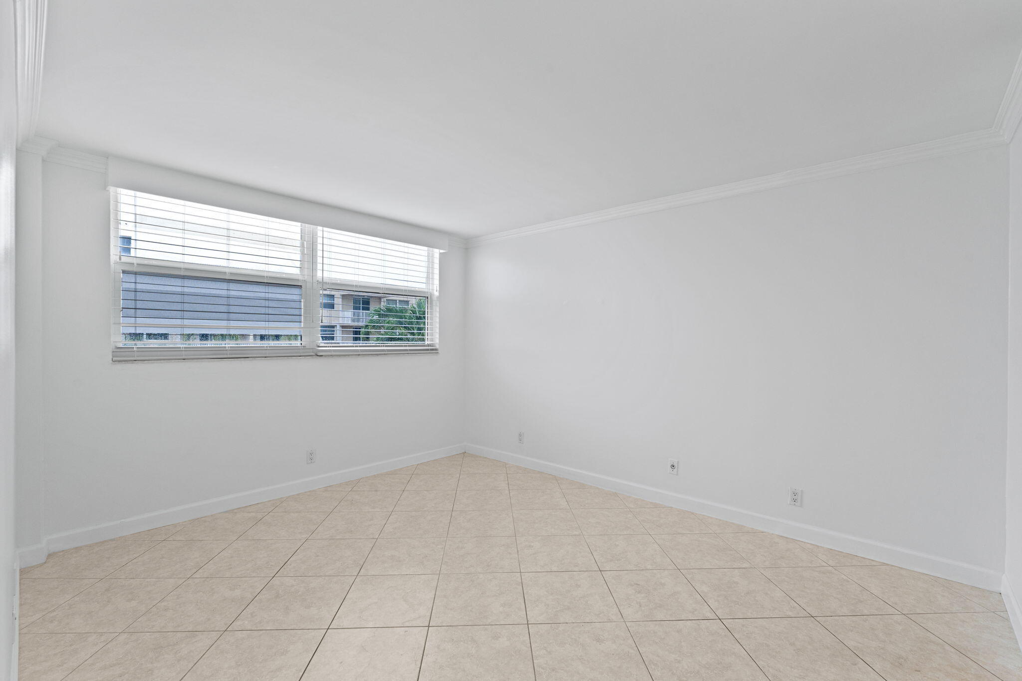 2929 S Ocean 3150 Property Photo 18