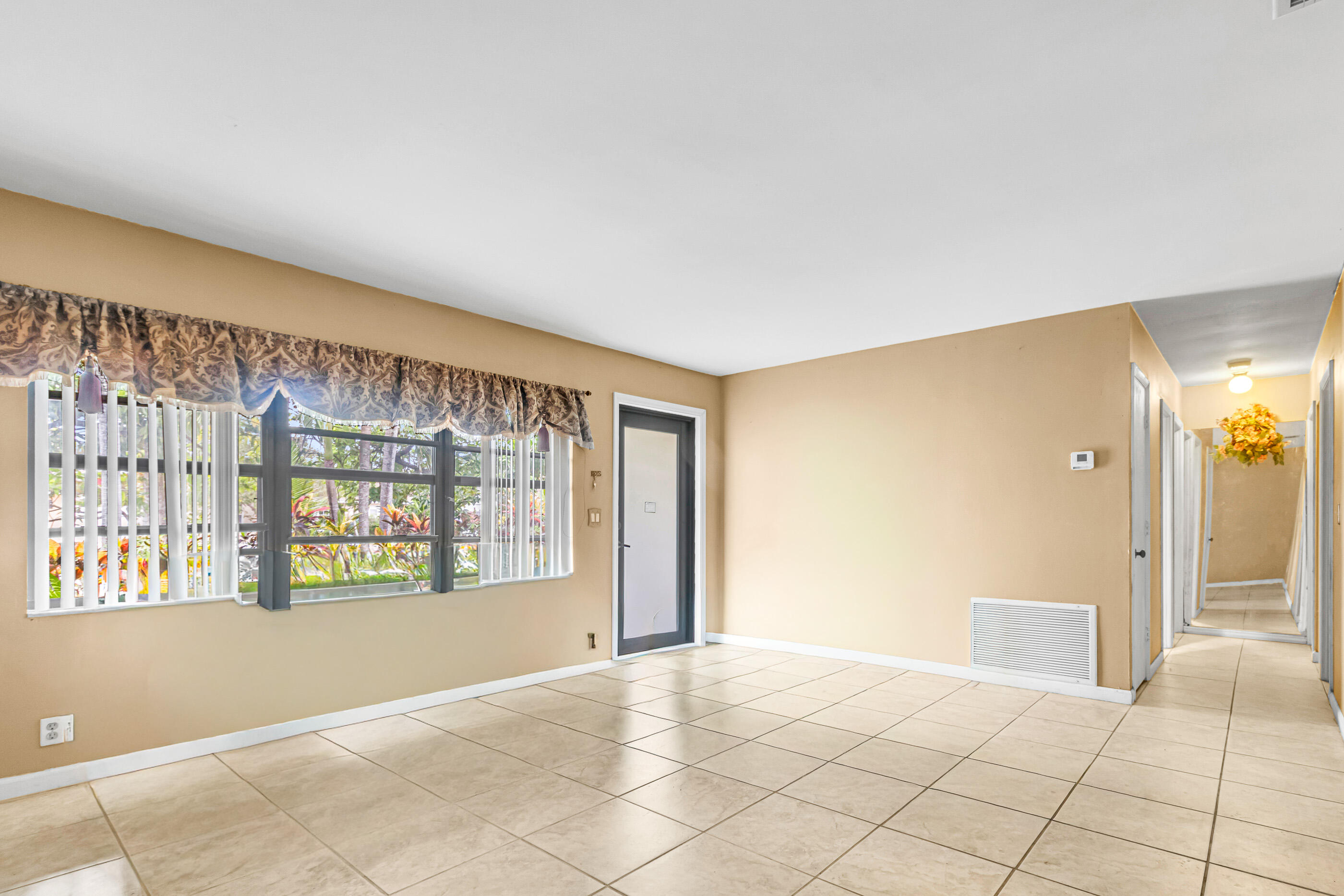 9522 Affirmed Lane Property Photo 5