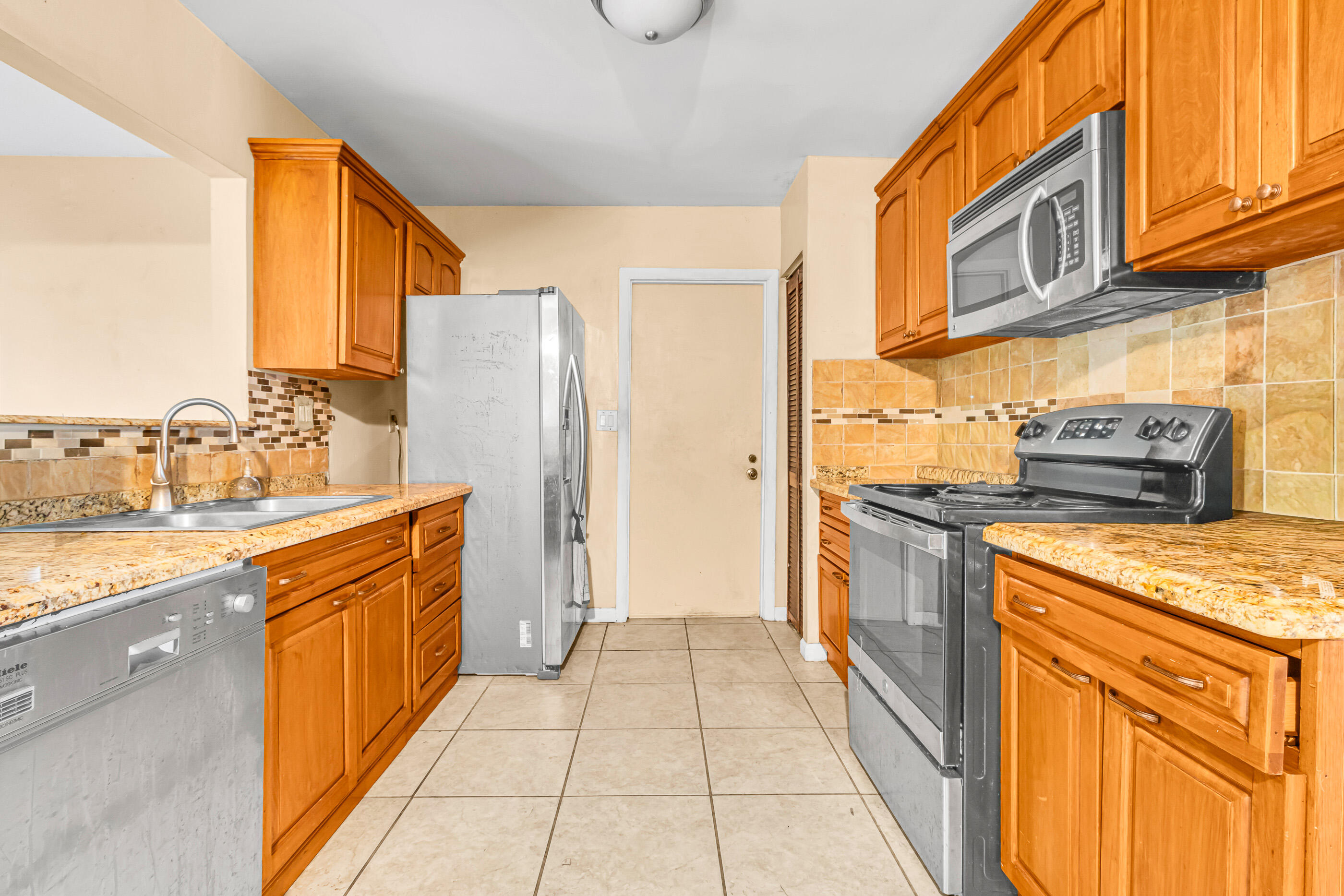 9522 Affirmed Lane Property Photo 6