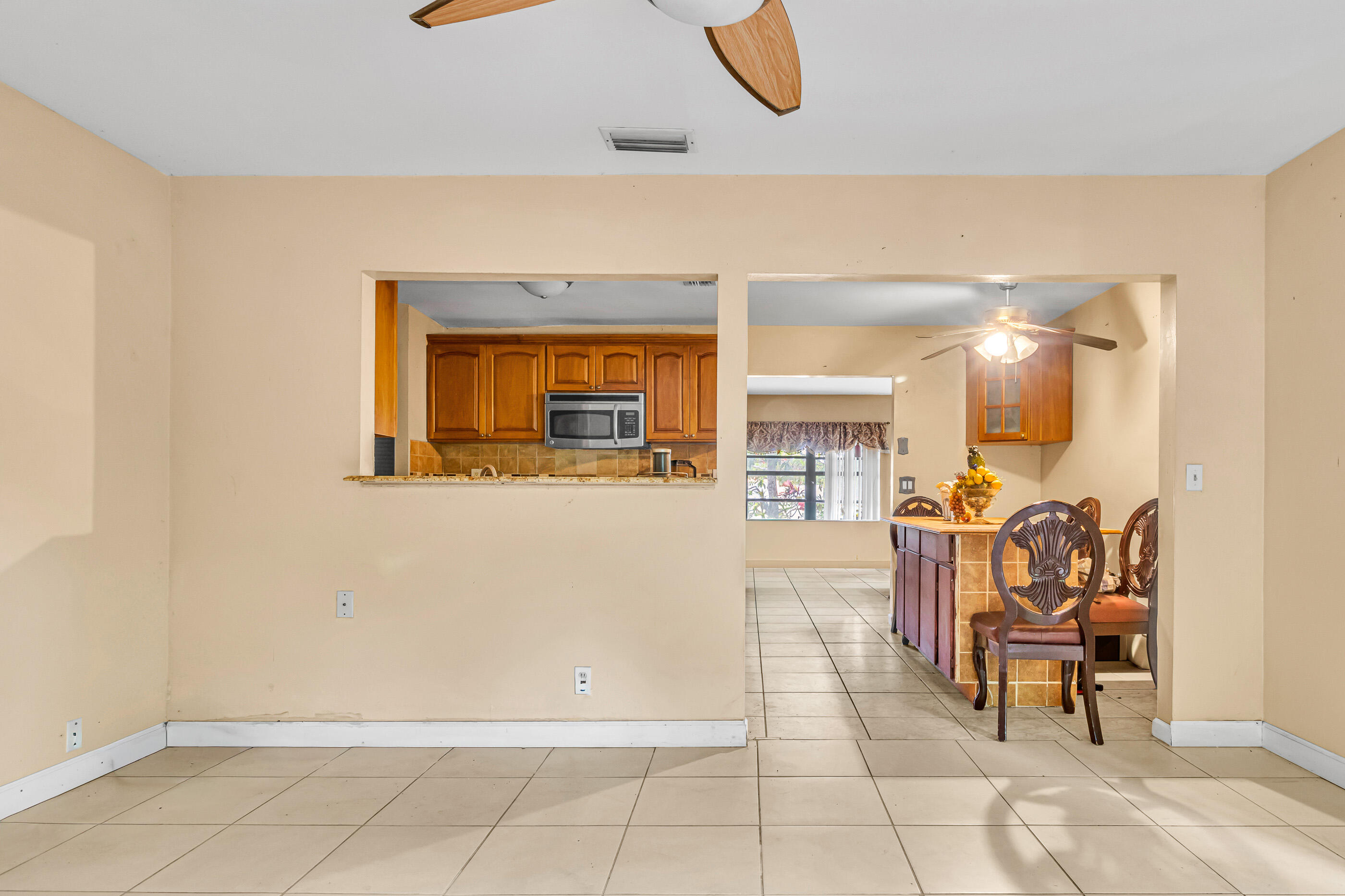 9522 Affirmed Lane Property Photo 11