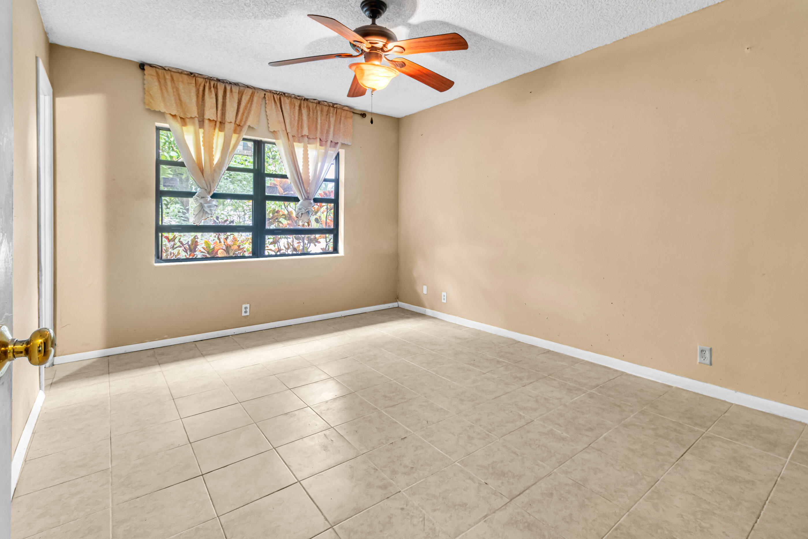 9522 Affirmed Lane Property Photo 14