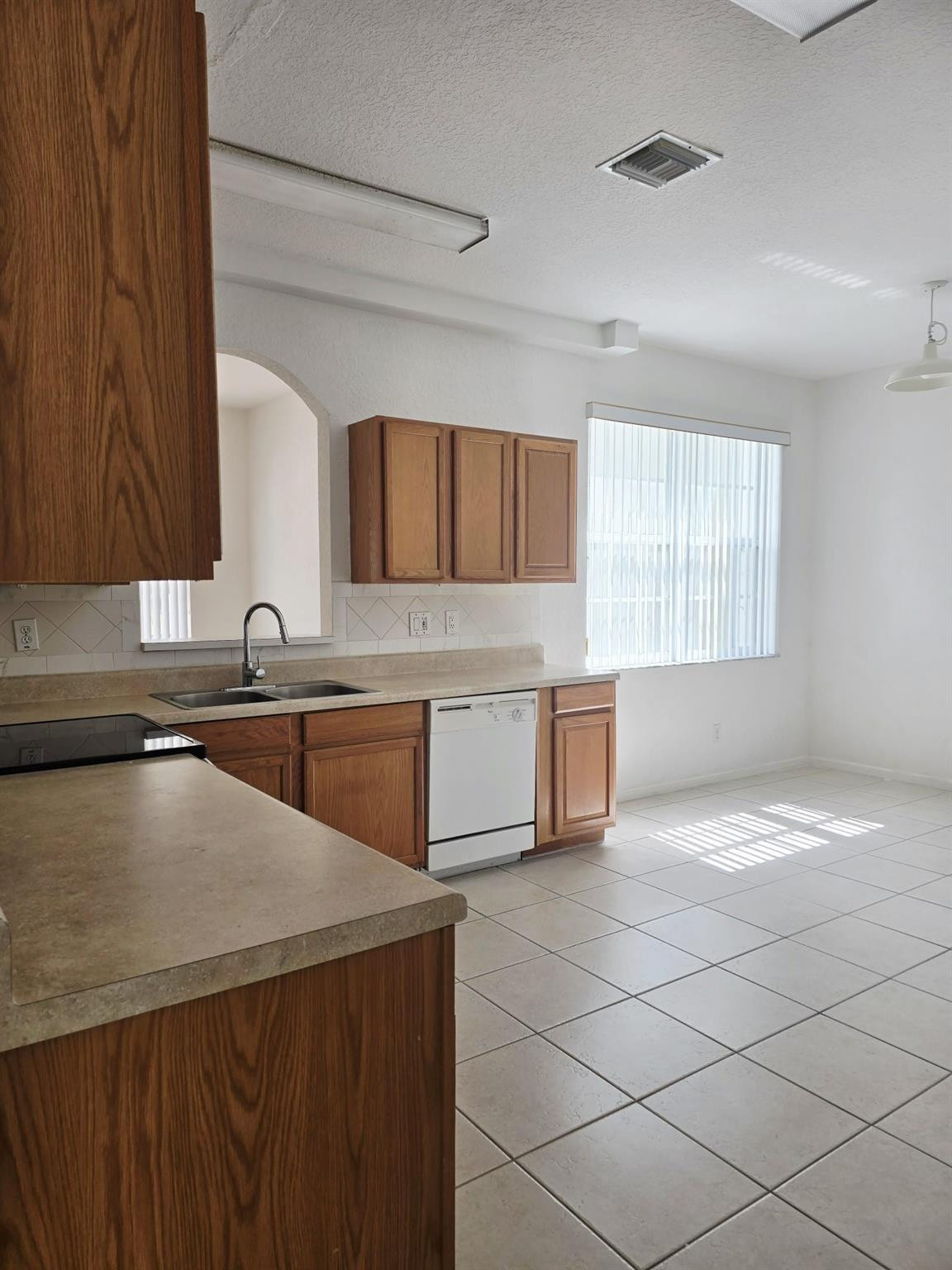 10589 Nw 56th Place Property Photo 11