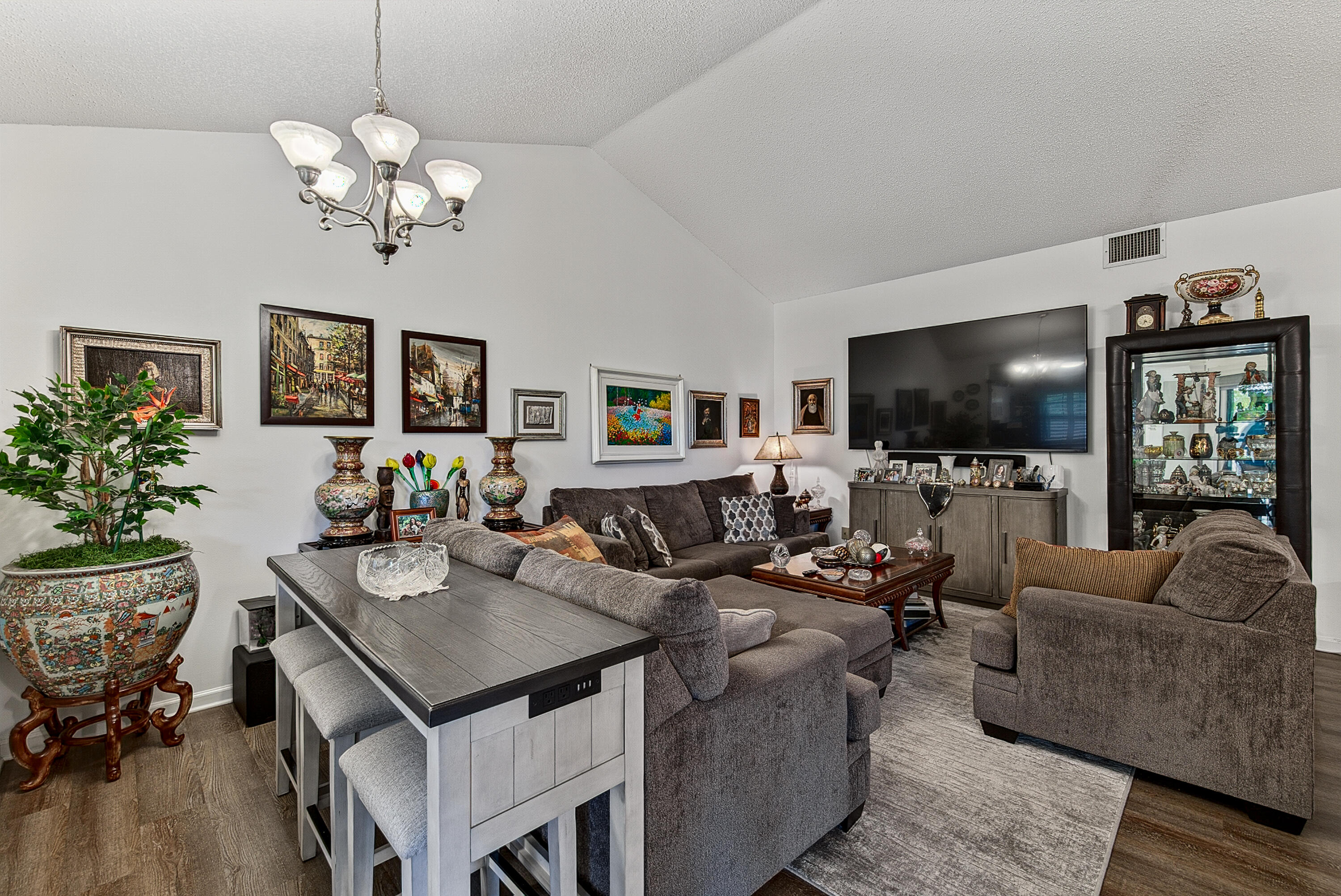 6674 Montego Bay Boulevard D Property Photo 8